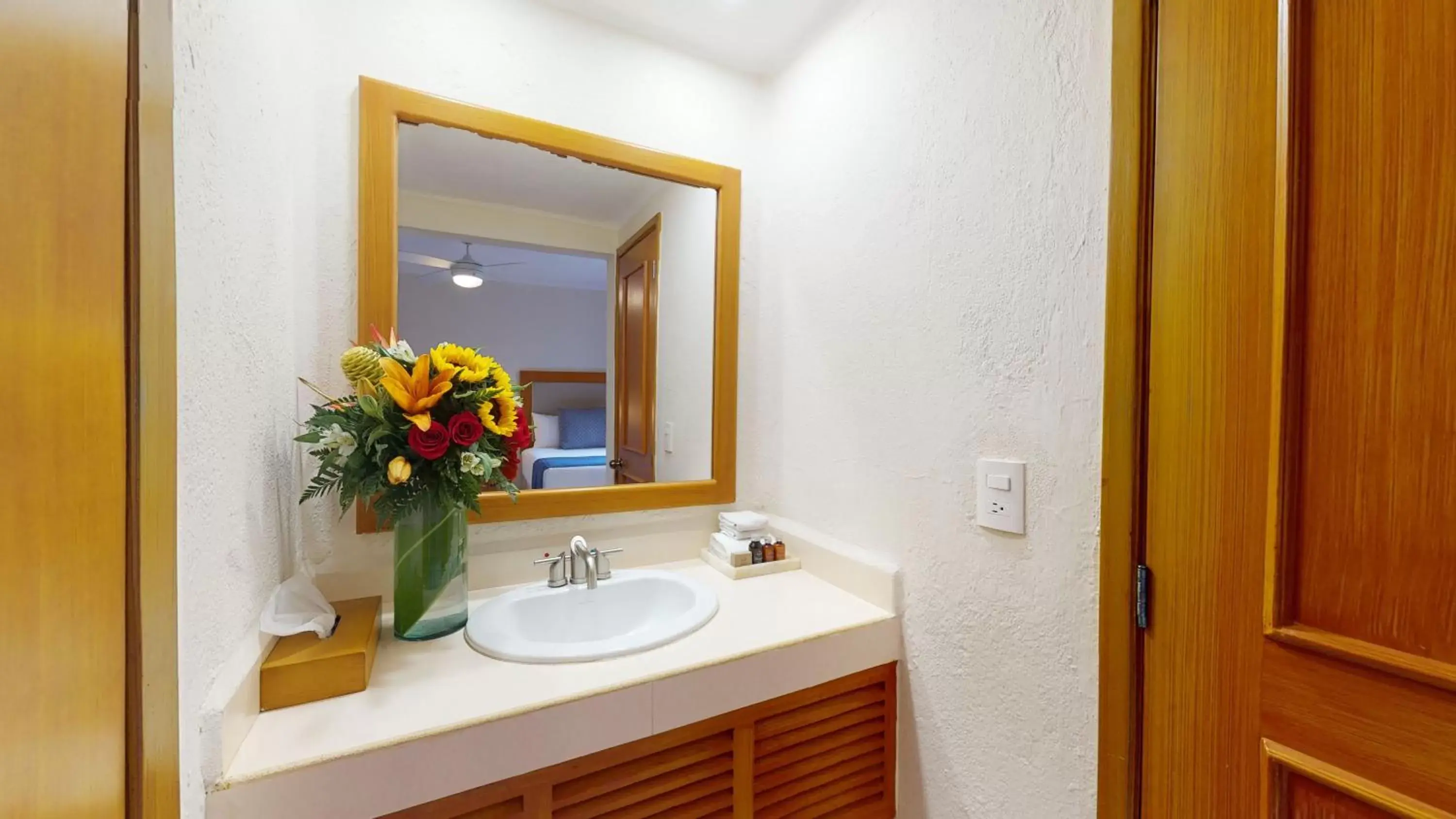 Bathroom in Park Royal Homestay Los Tules Puerto Vallarta