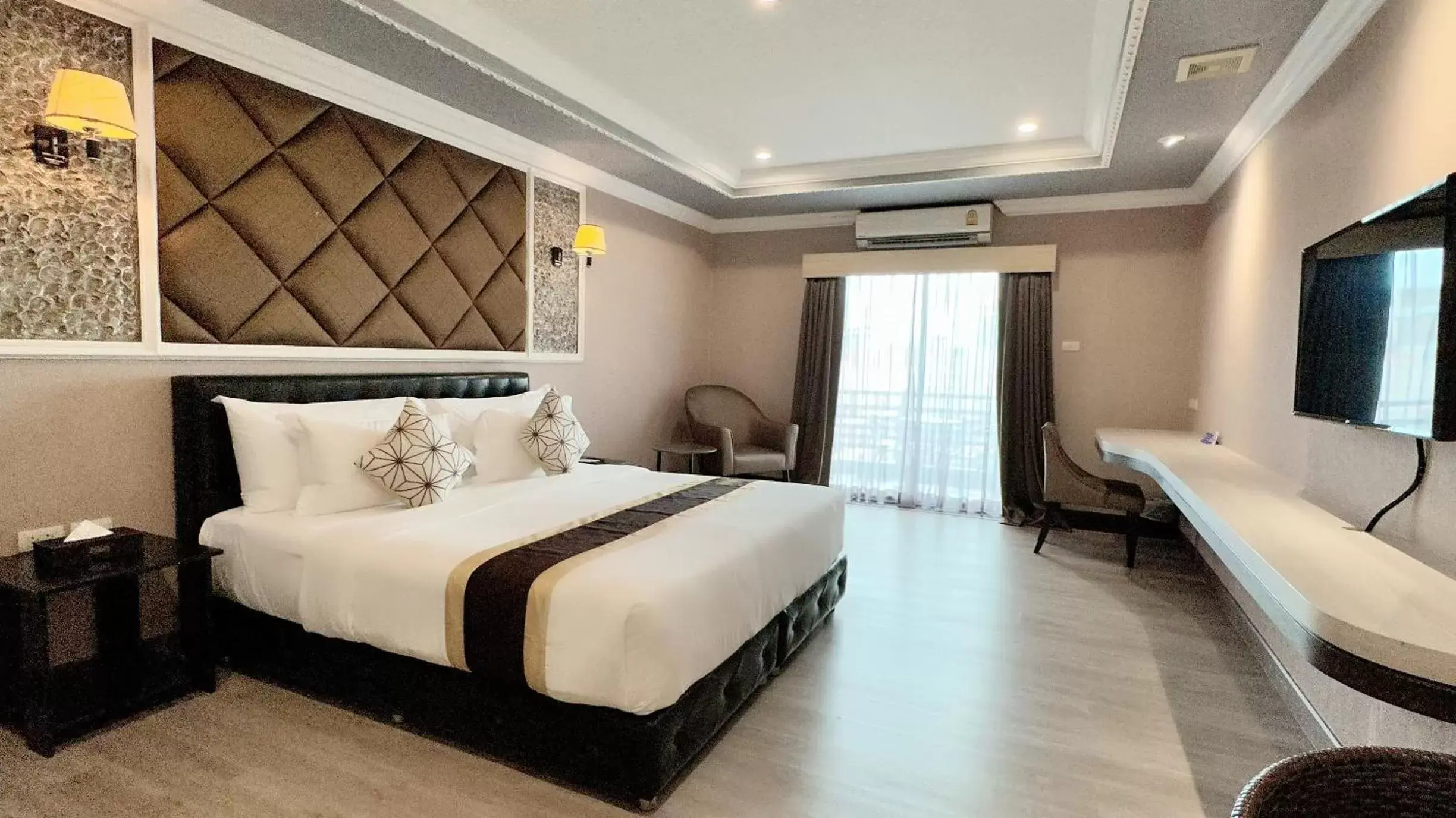 Photo of the whole room, Bed in KTK Pattaya Hotel & Residence