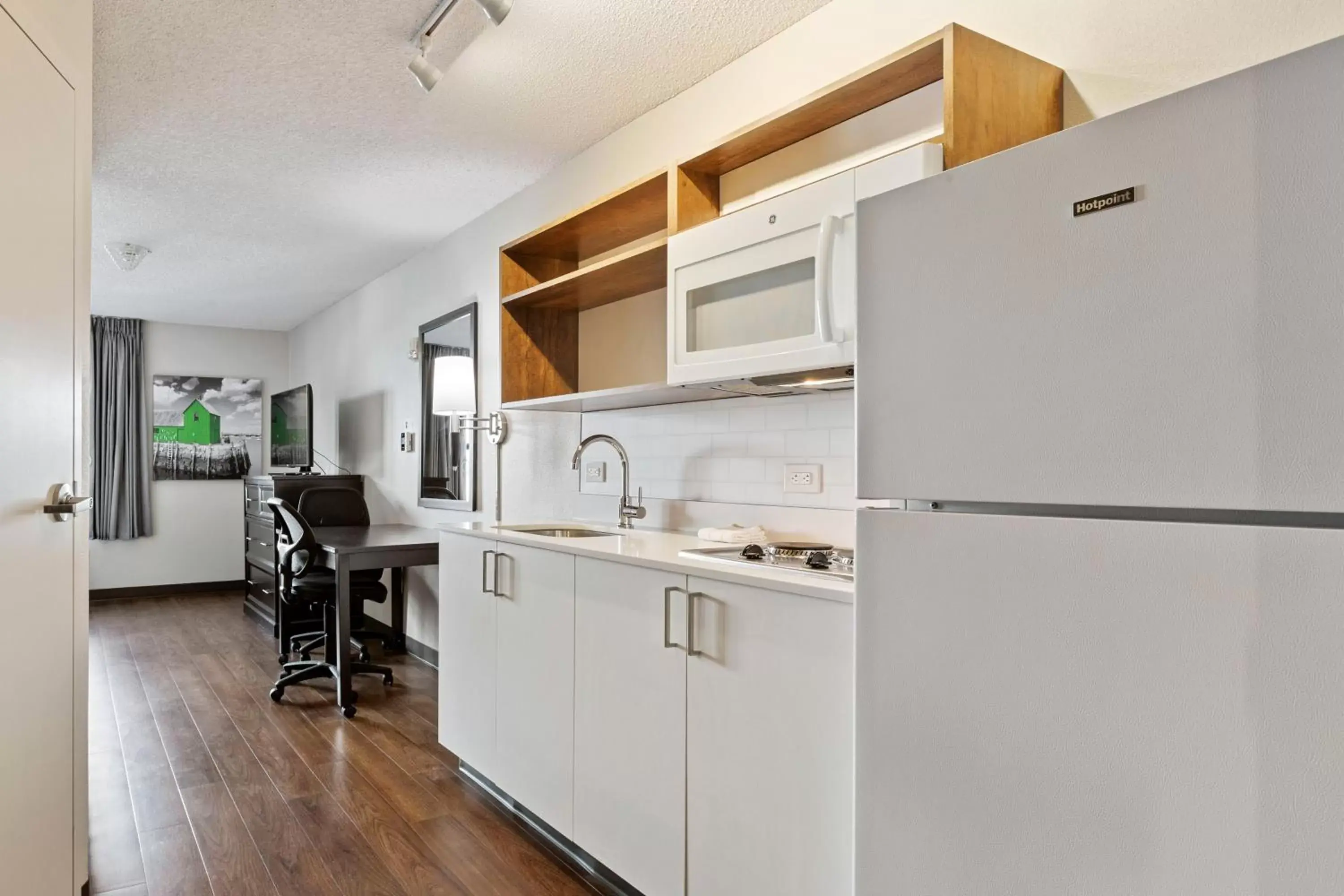 Kitchen or kitchenette, Kitchen/Kitchenette in Extended Stay America Premier Suites - San Francisco - Belmont