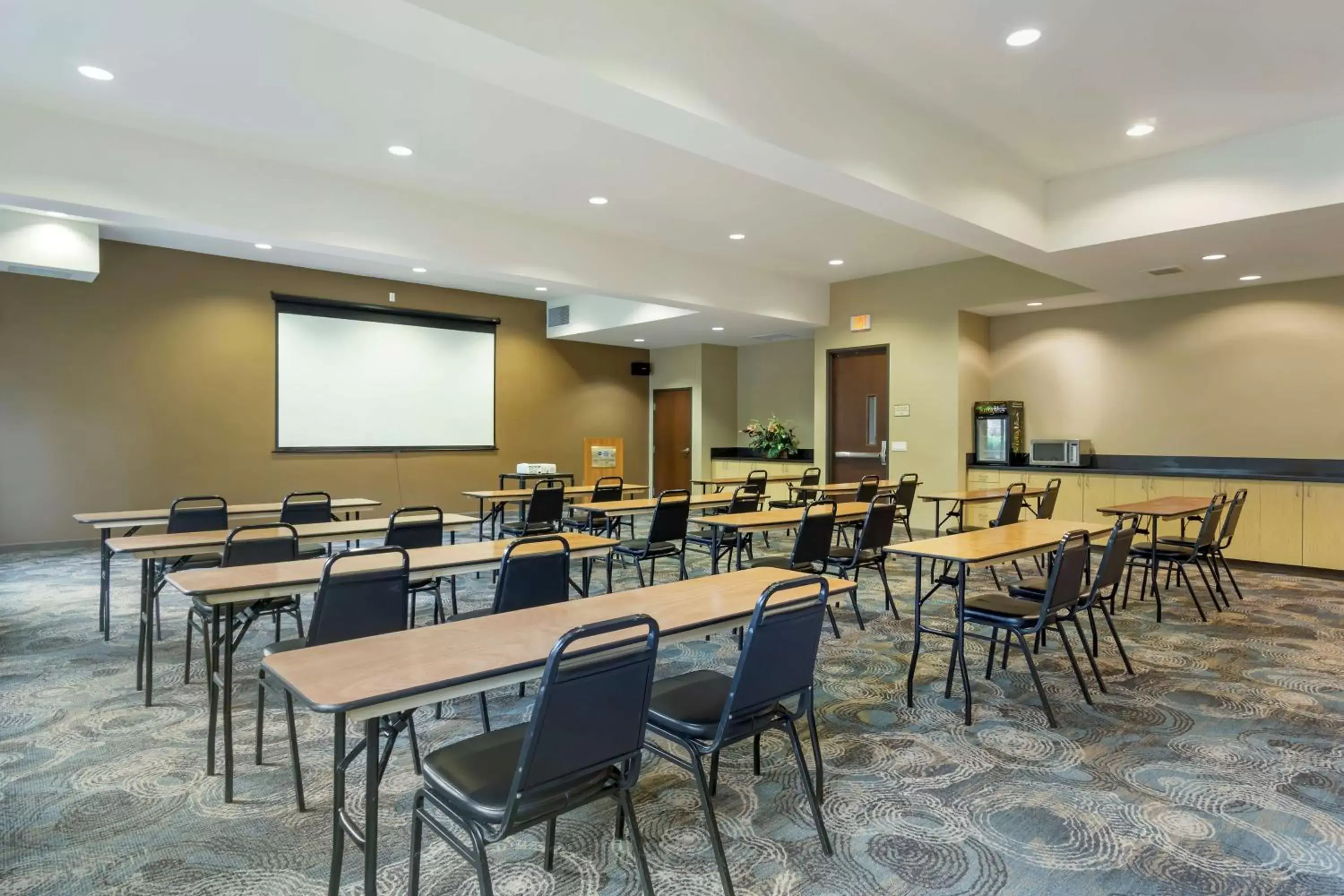 Meeting/conference room in Best Western Plus Lacey Inn & Suites