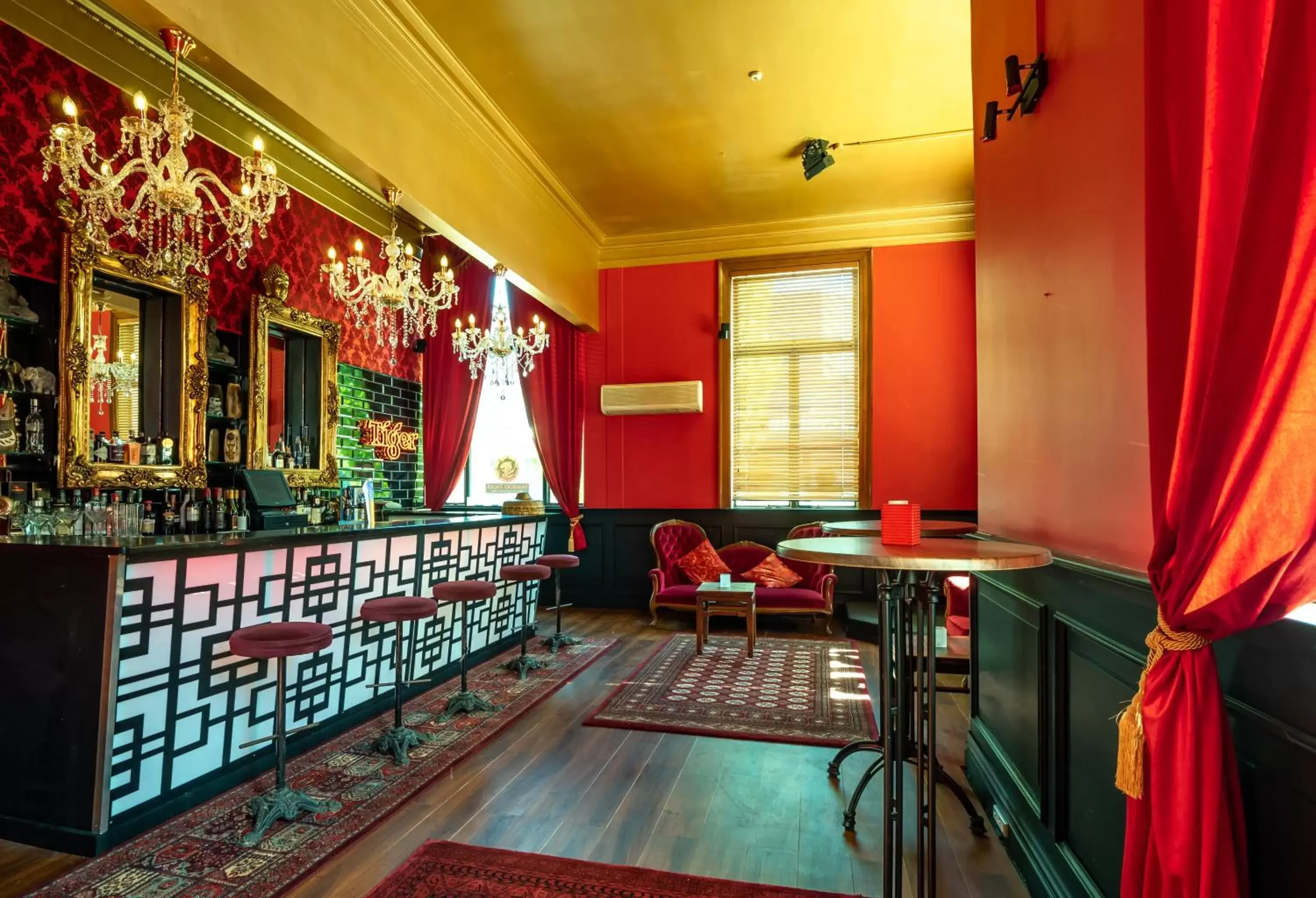 Lounge or bar in Hotel D'urville Blenheim
