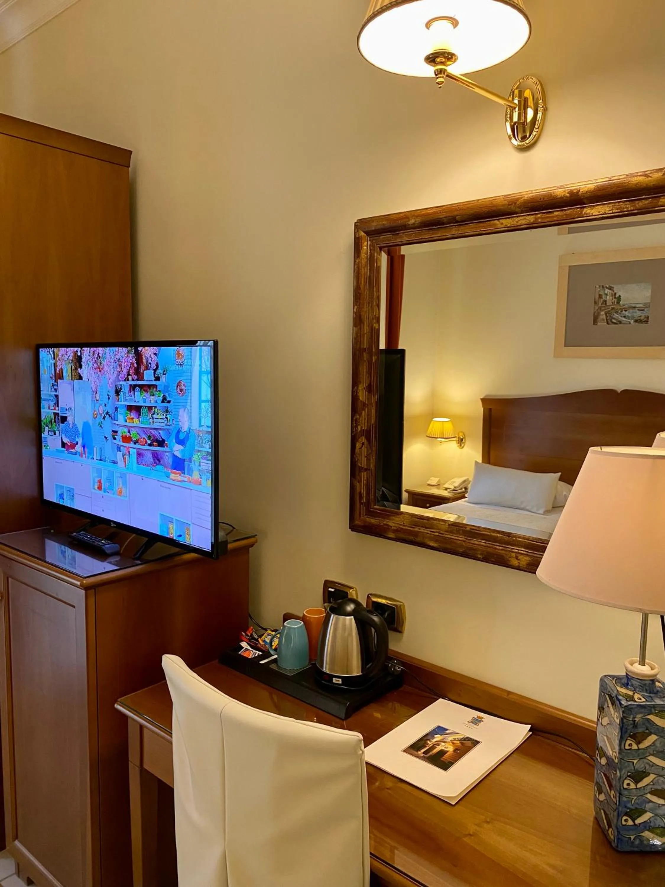 Bed in Hotel Akropolis - Museum Hotel