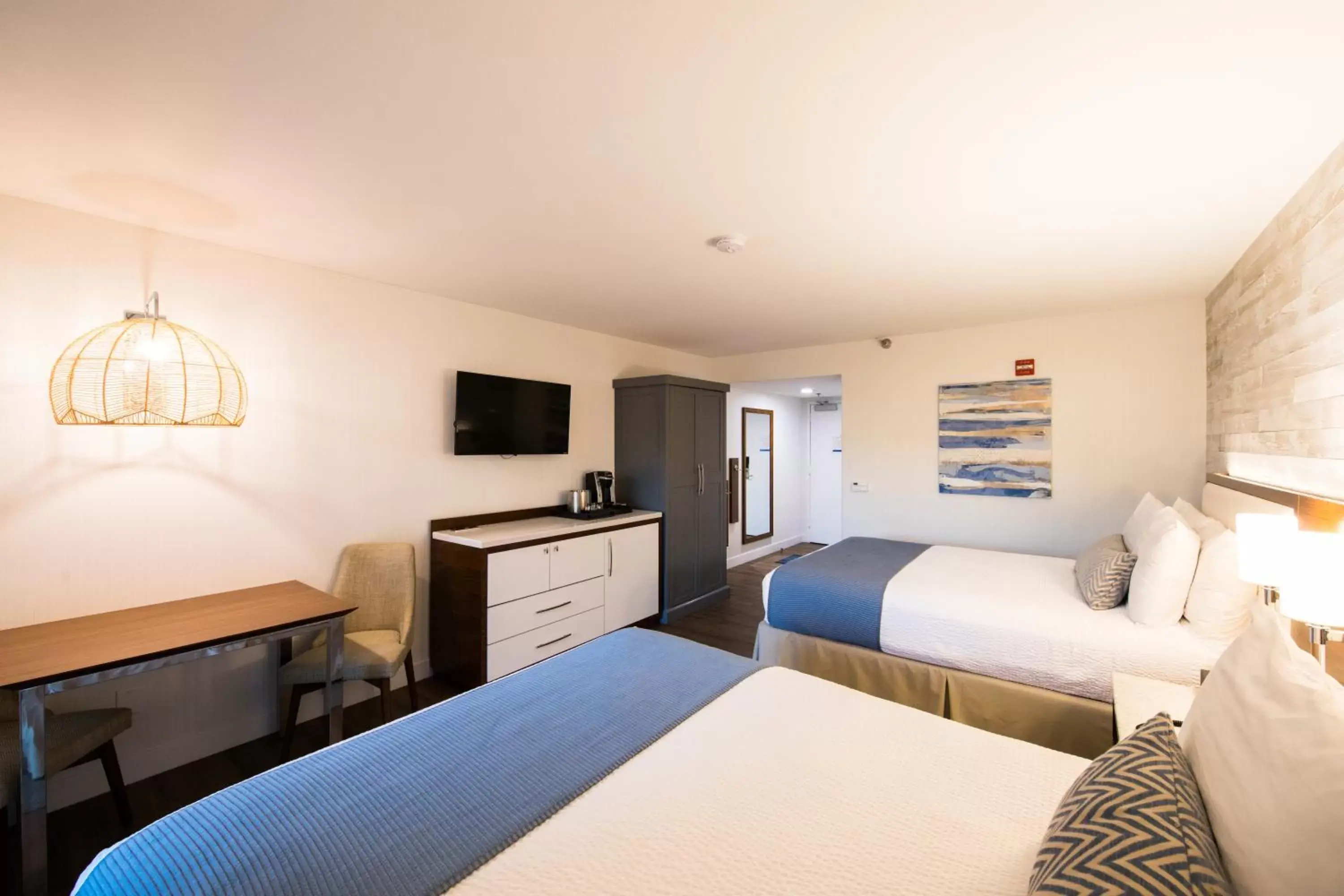 Photo of the whole room, Bed in SeaCrest Oceanfront Hotel Photo of the whole room, Bed in SeaCrest Oceanfront Hotel