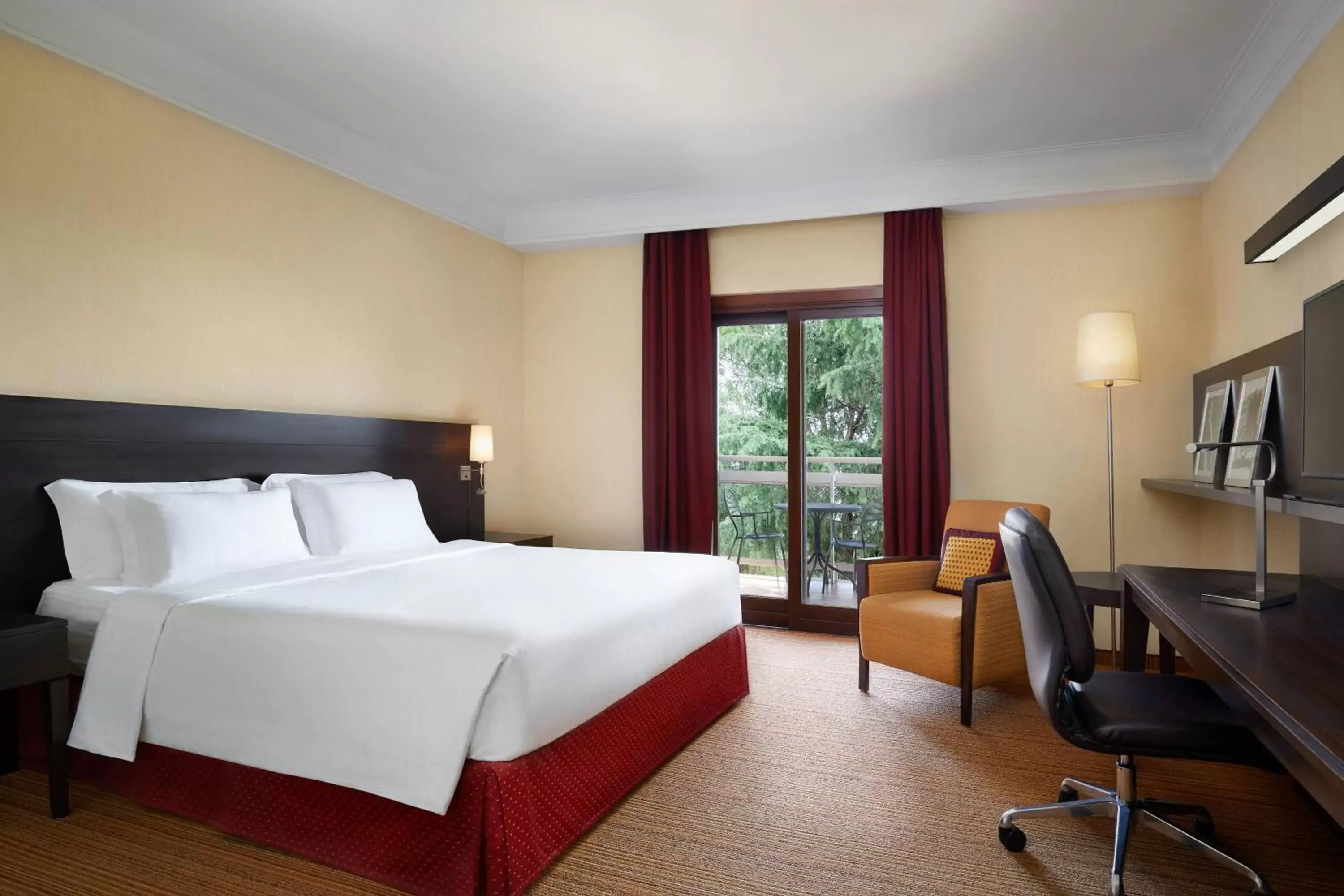 Photo of the whole room in Courtyard by Marriott Rome Central Park