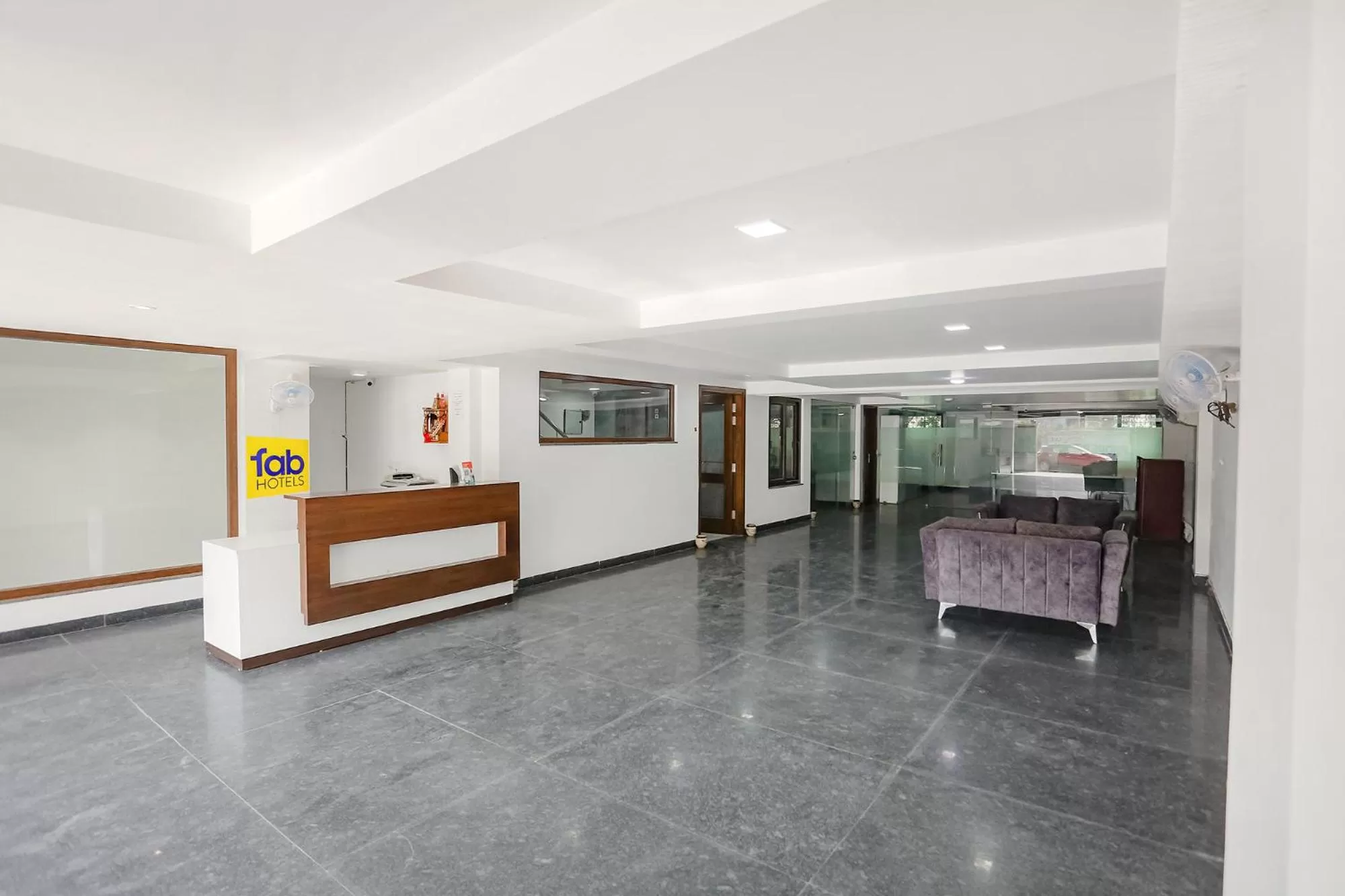 Lobby or reception in FabExpress Aerosky Deluxe - Nr Yashobhoomi Convention Centre