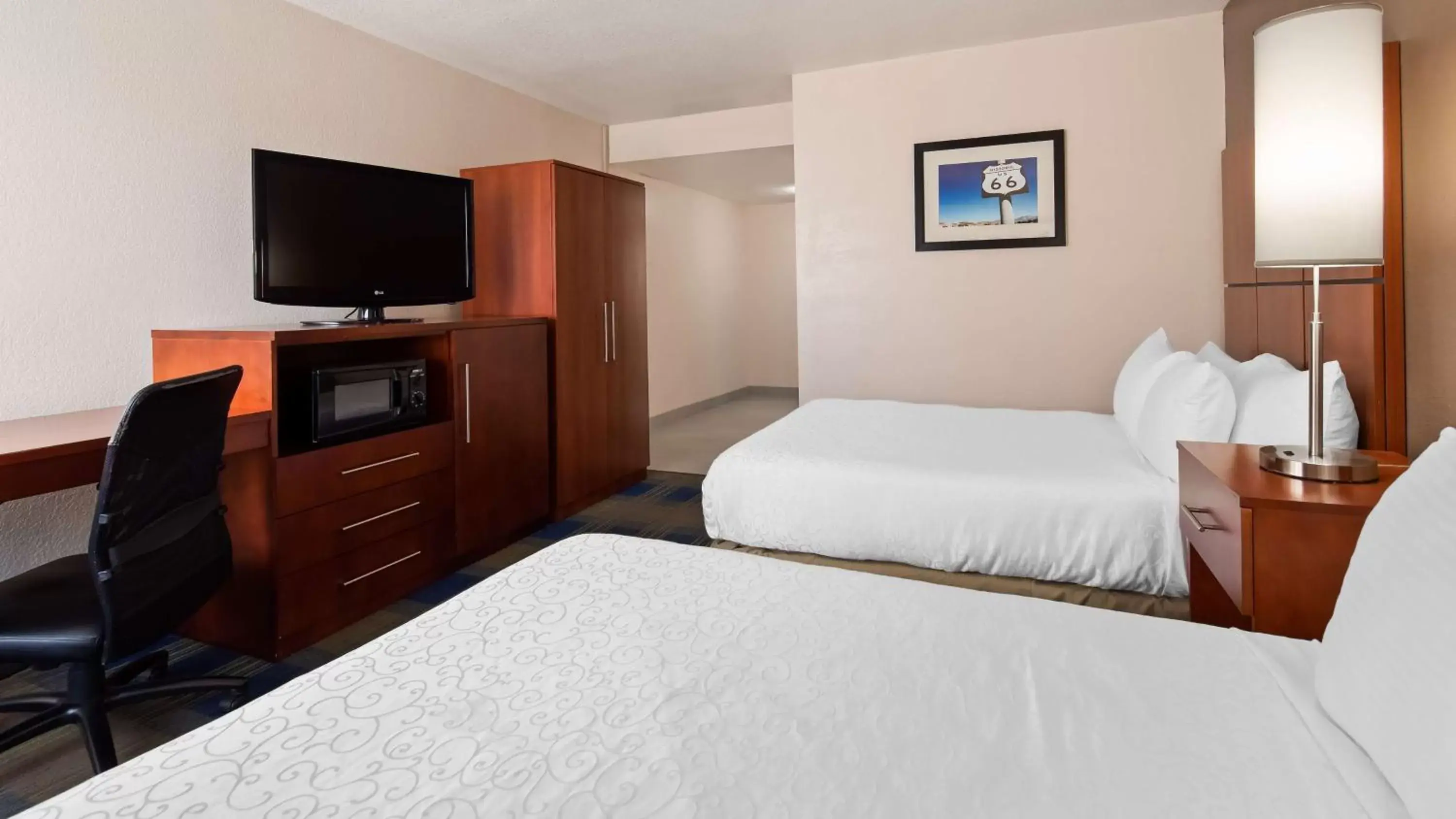 Photo of the whole room, Bed in Best Western Plus Heritage Inn Ontario Rancho Cucamonga