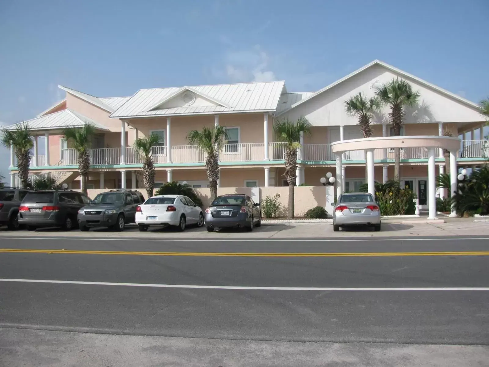 Facade/entrance, Property Building in Pineapple Villas