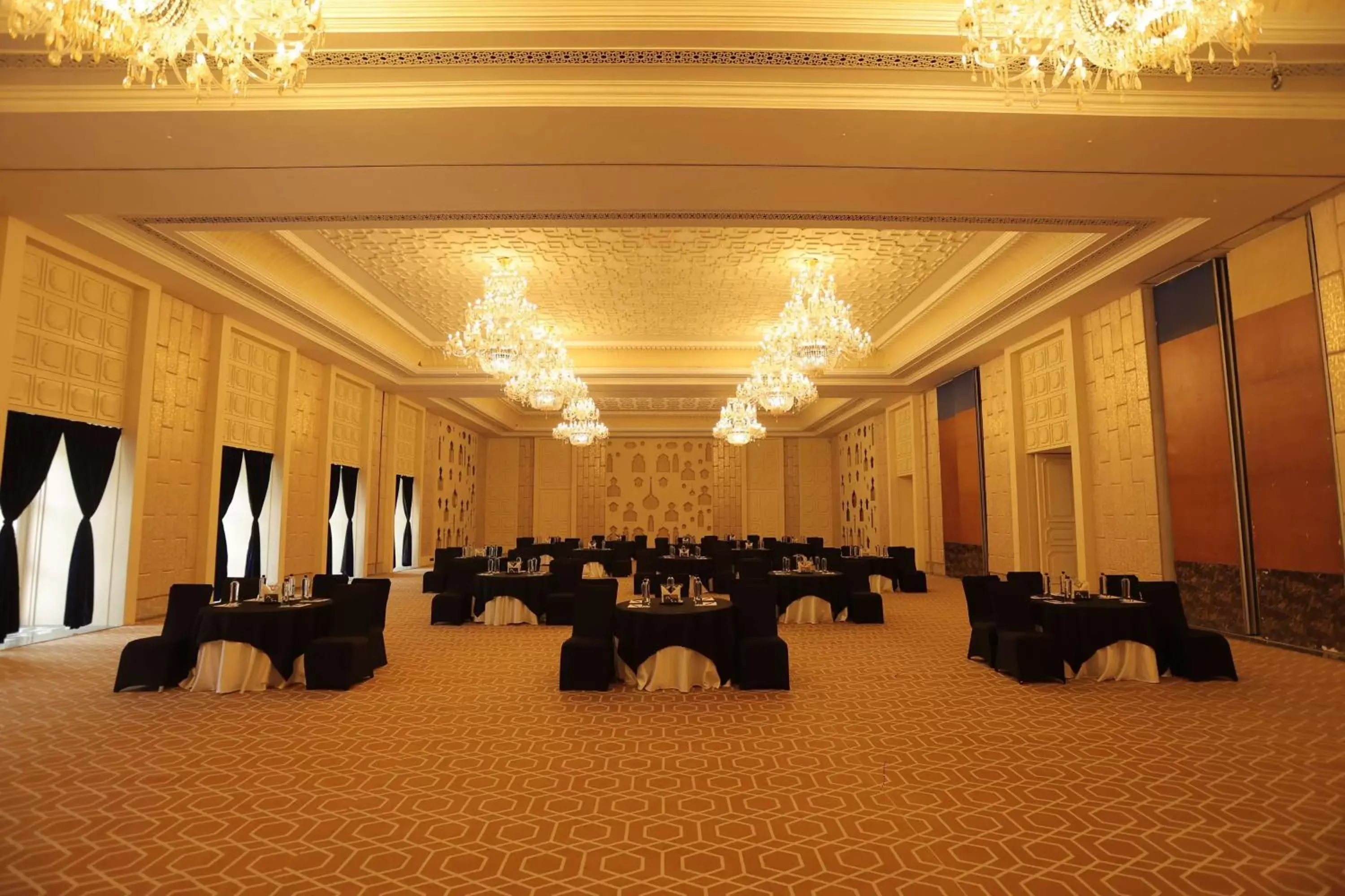 Banquet/Function facilities, Restaurant/Places to Eat in Radisson Blu Udaipur Palace Resort & Spa