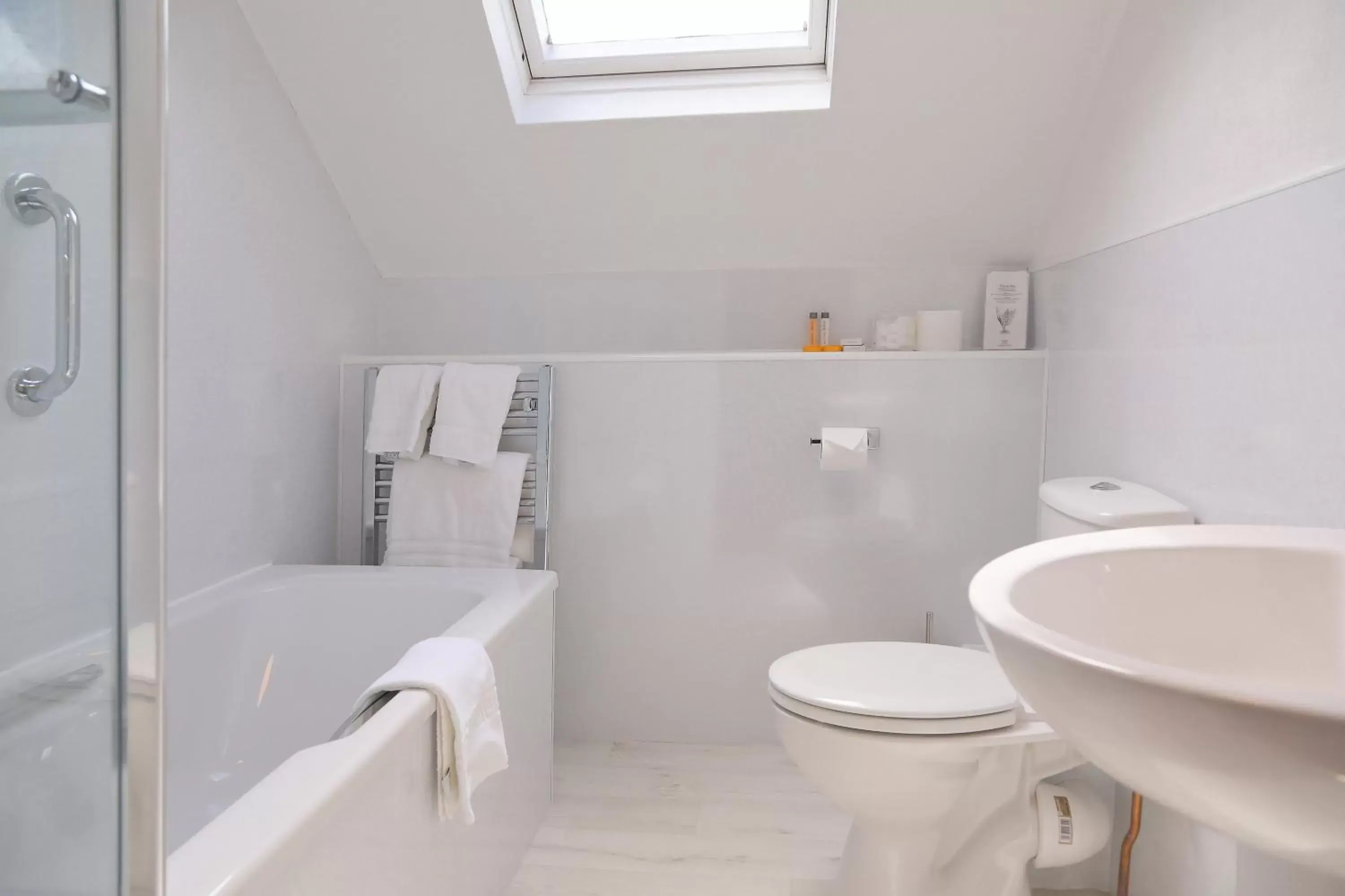 Toilet, Bathroom in Saxonville Hotel