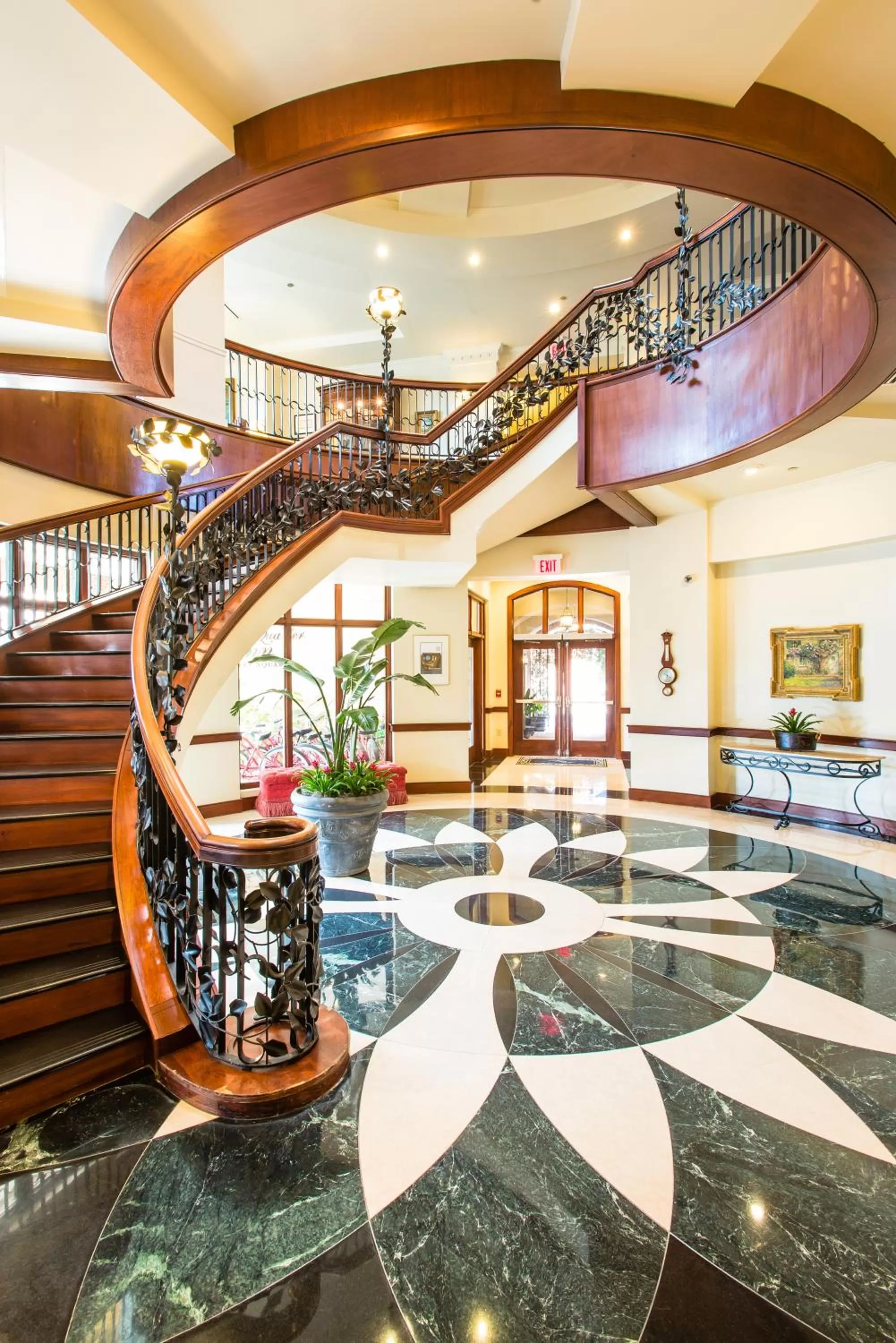 Lobby or reception in French Quarter Inn
