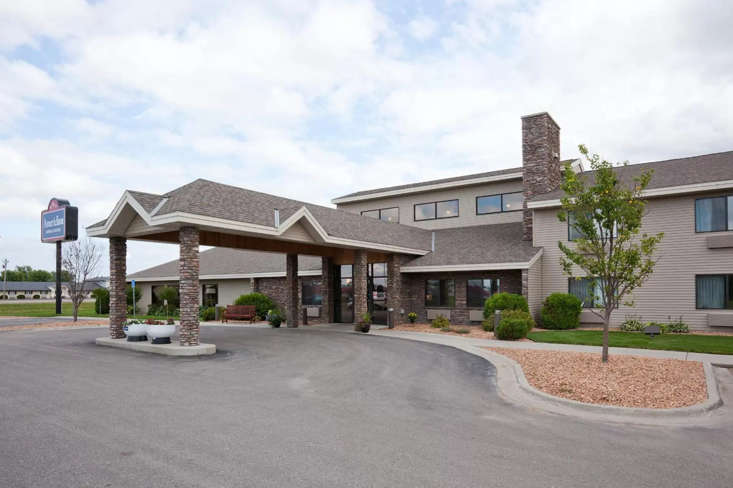 Facade/entrance, Property Building in AmericInn by Wyndham Thief River Falls