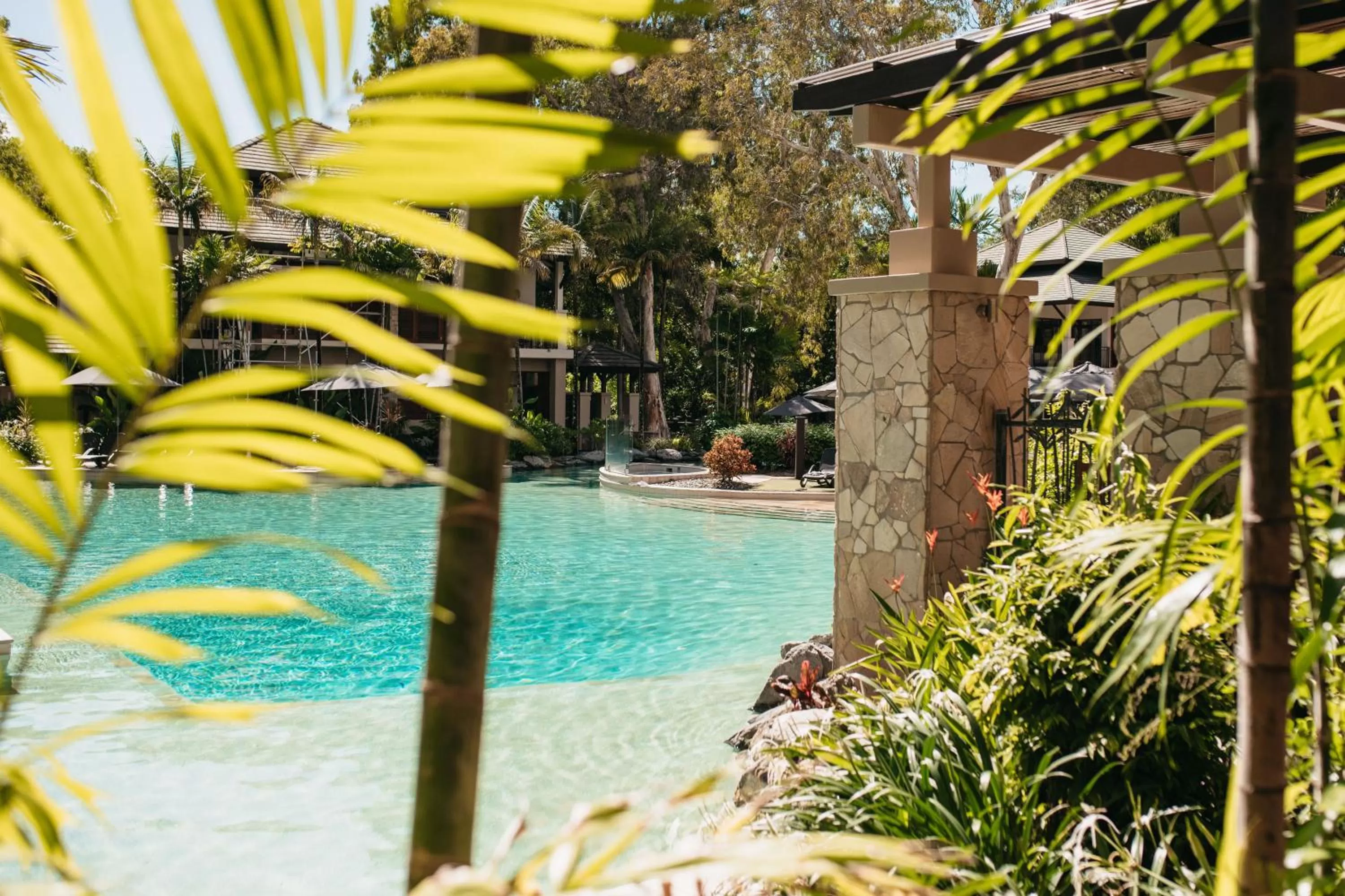 Swimming pool in Pullman Palm Cove Sea Temple Resort & Spa