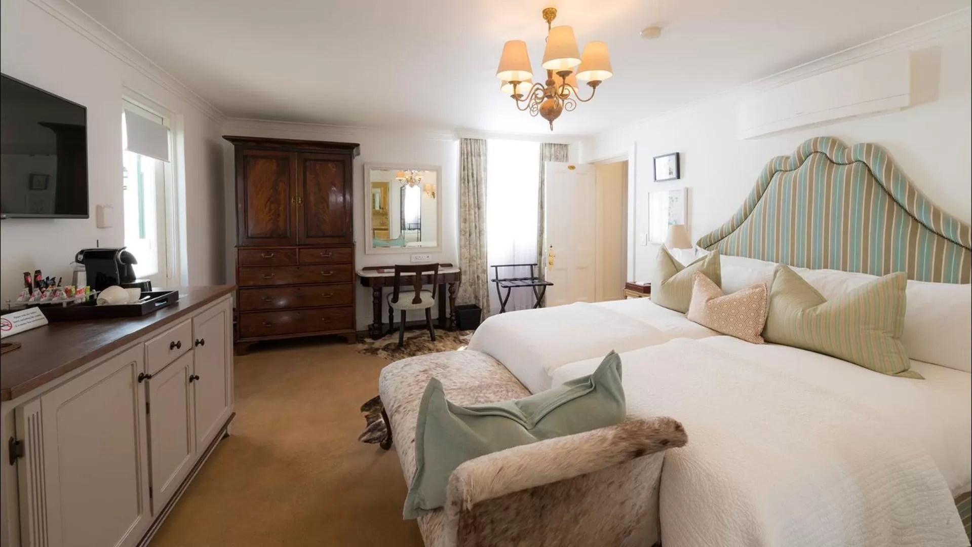 Bed in Drostdy Hotel