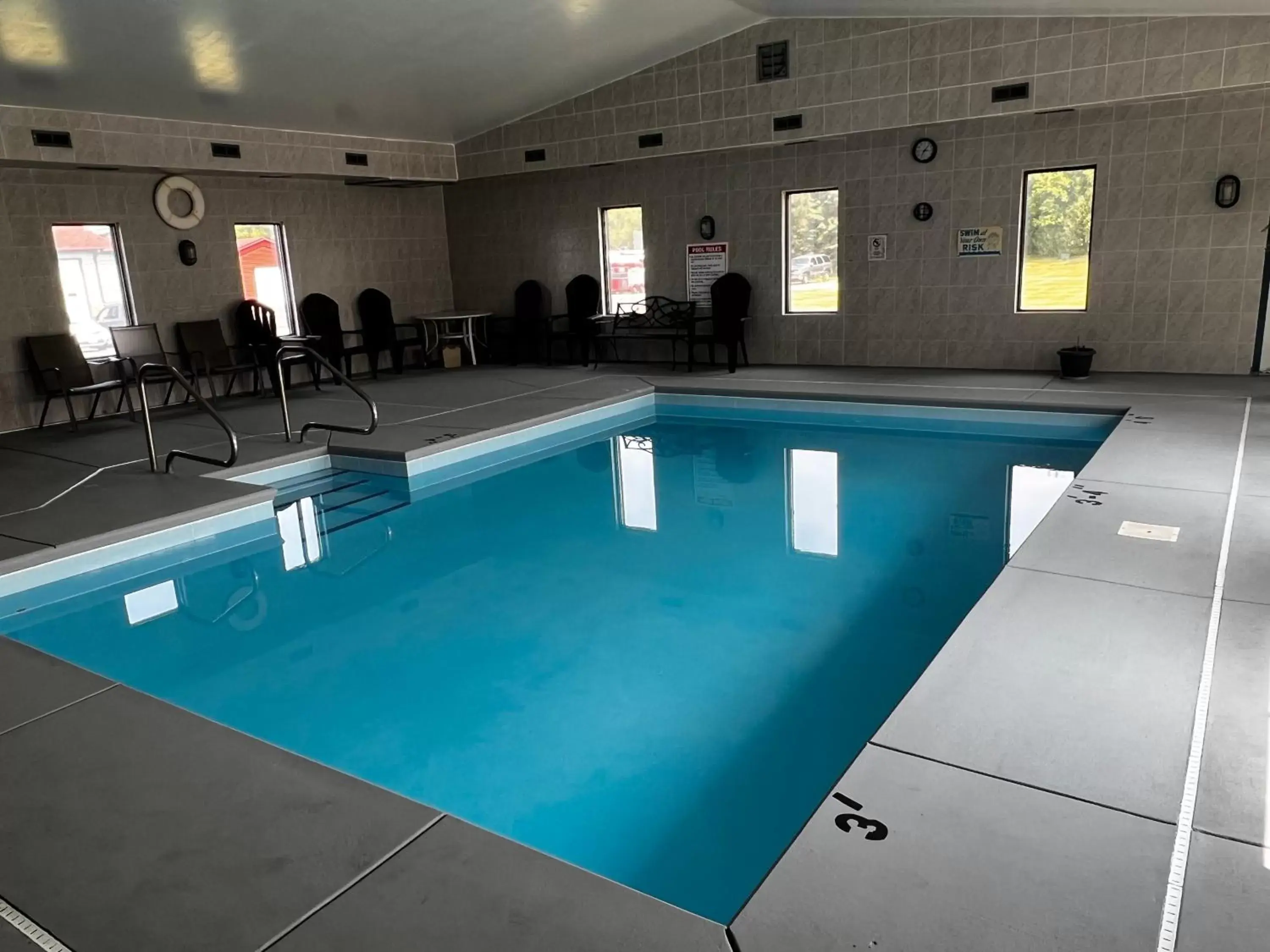 Swimming Pool in Sky Lodge Inn & Suites - Delavan