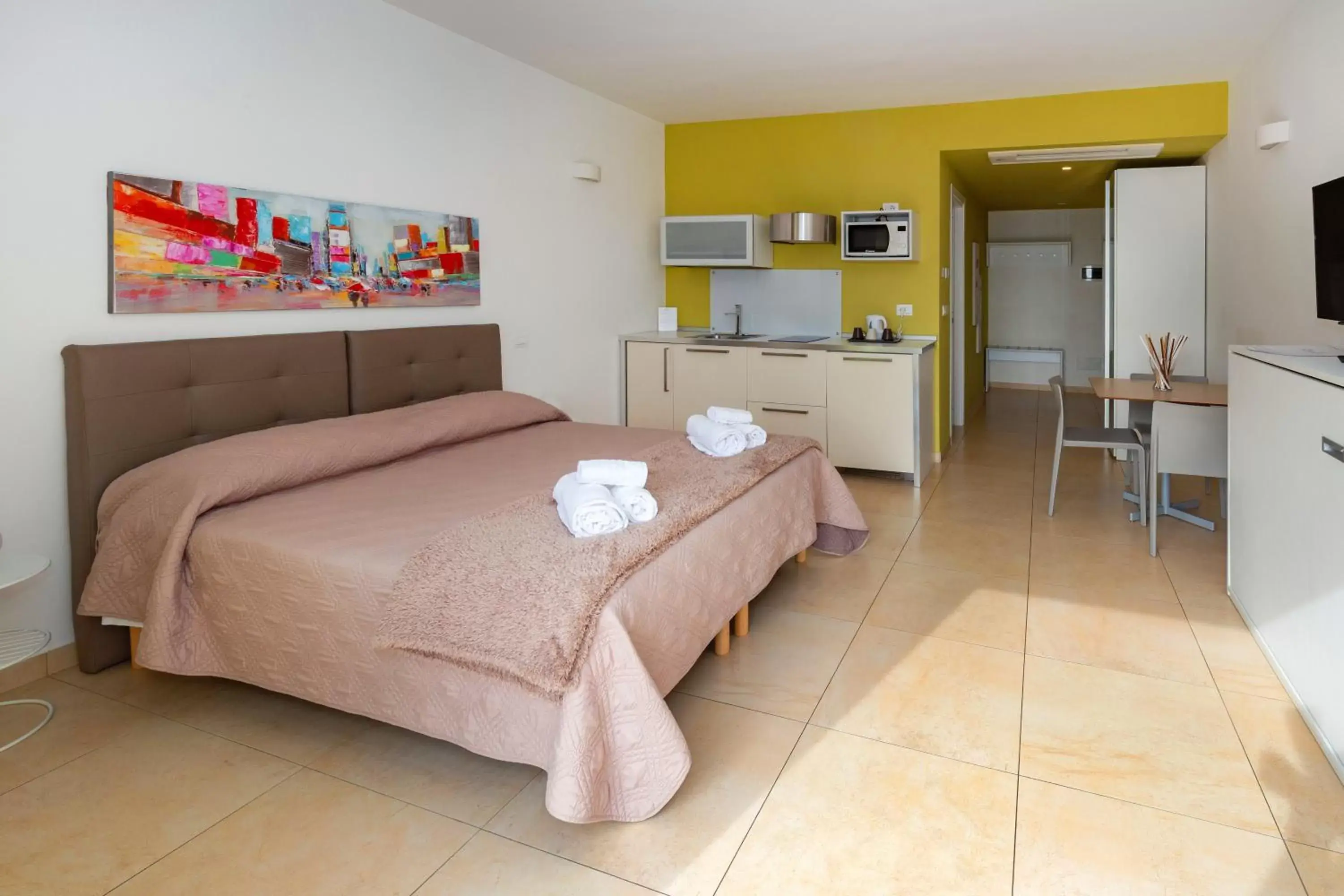 Balcony/Terrace, Bed in Zeus Hotel - Aparthotel - Meeting & Congress Balcony/Terrace, Bed in Zeus Hotel - Aparthotel - Meeting & Congress