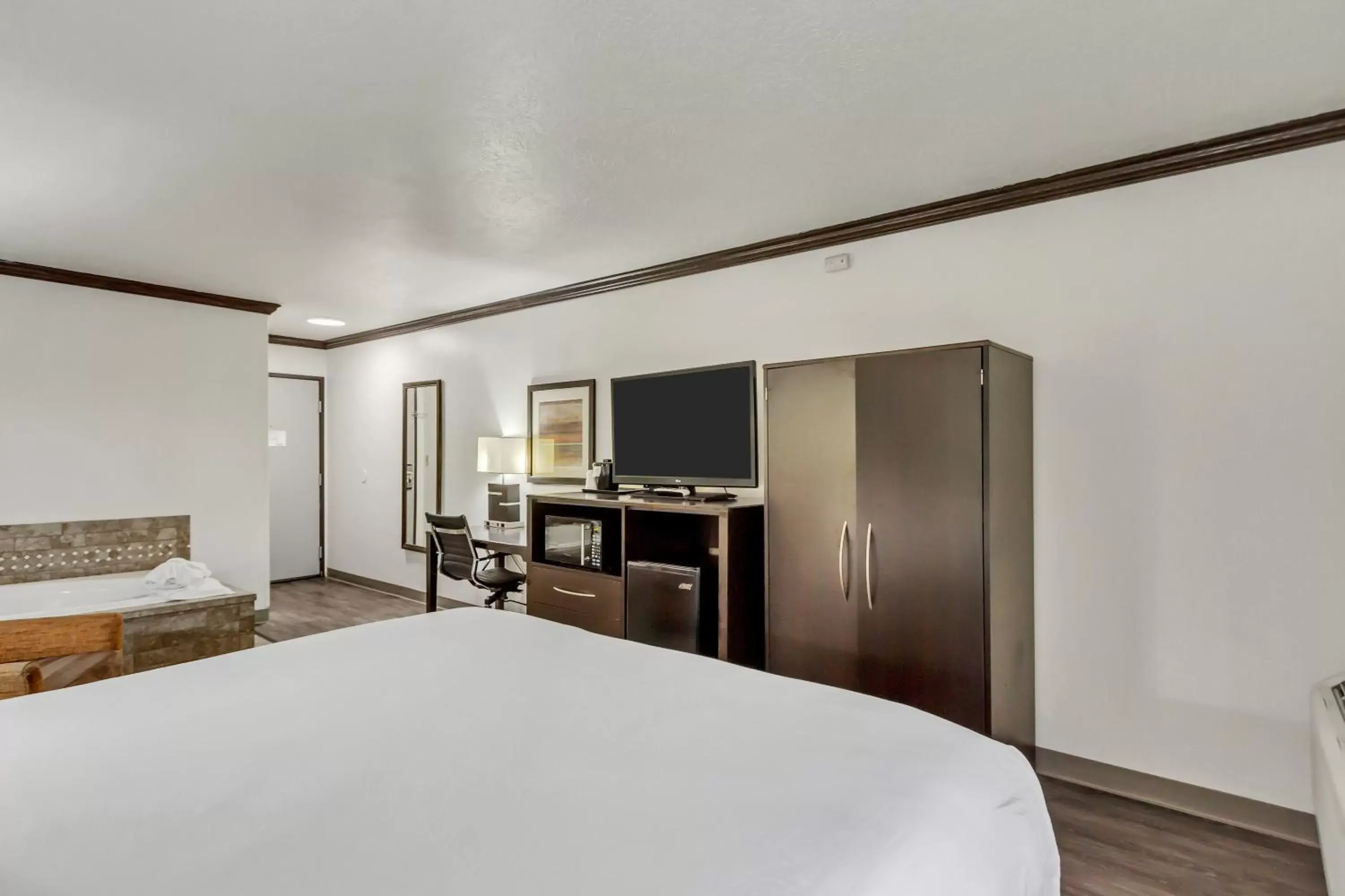 Bed in Park Inn by Radisson Salt Lake City -Midvale