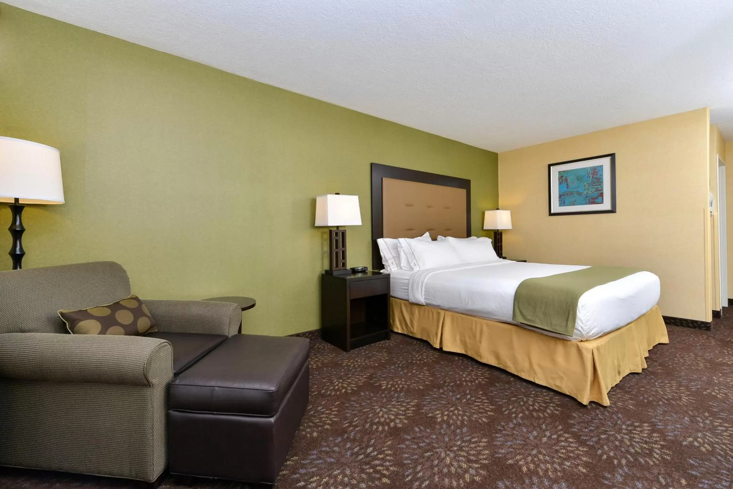 Photo of the whole room, Bed in Holiday Inn Express Hotel & Suites Charlotte, an IHG Hotel