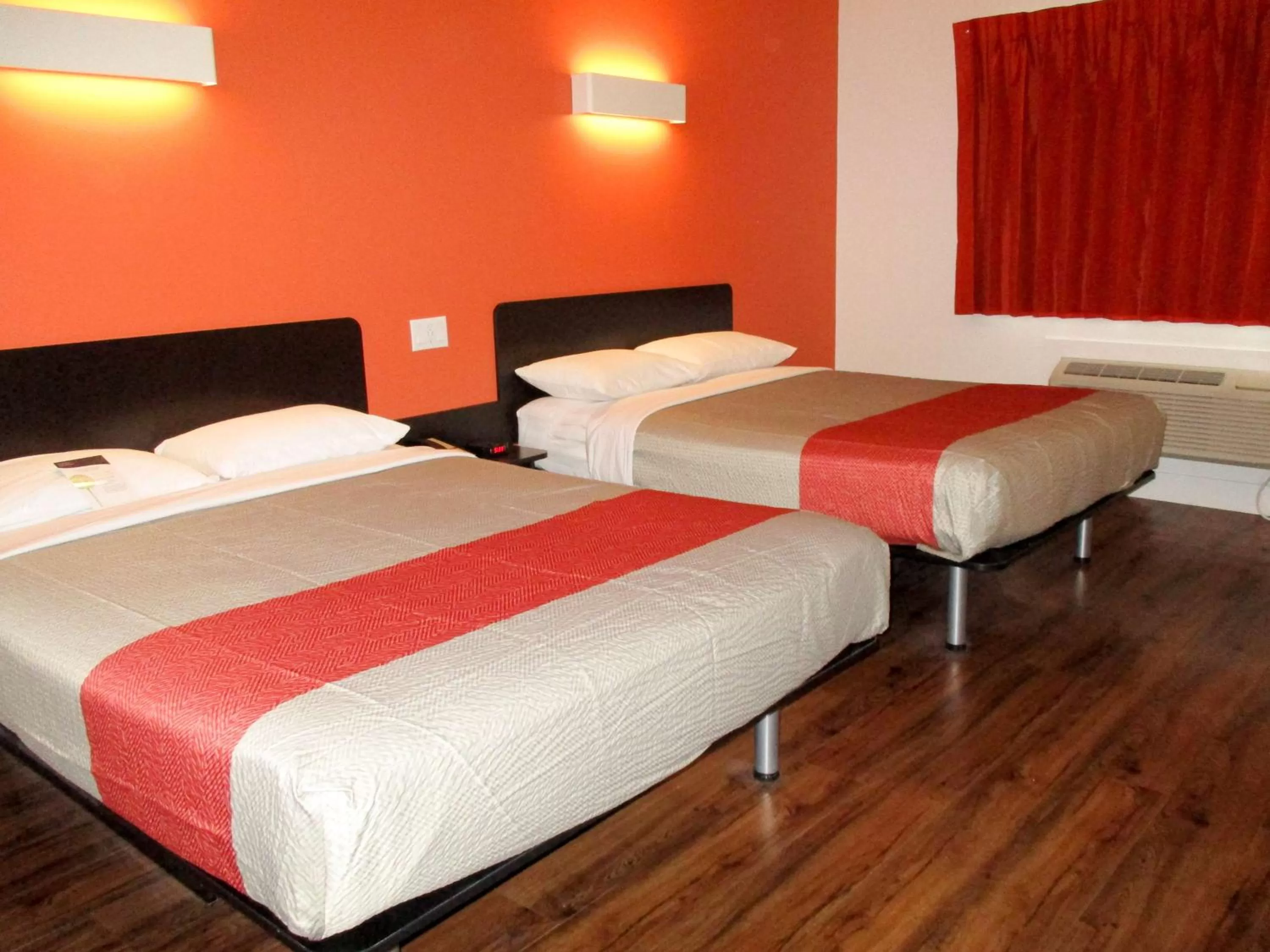 Photo of the whole room, Bed in Motel 6-Moncton, NB