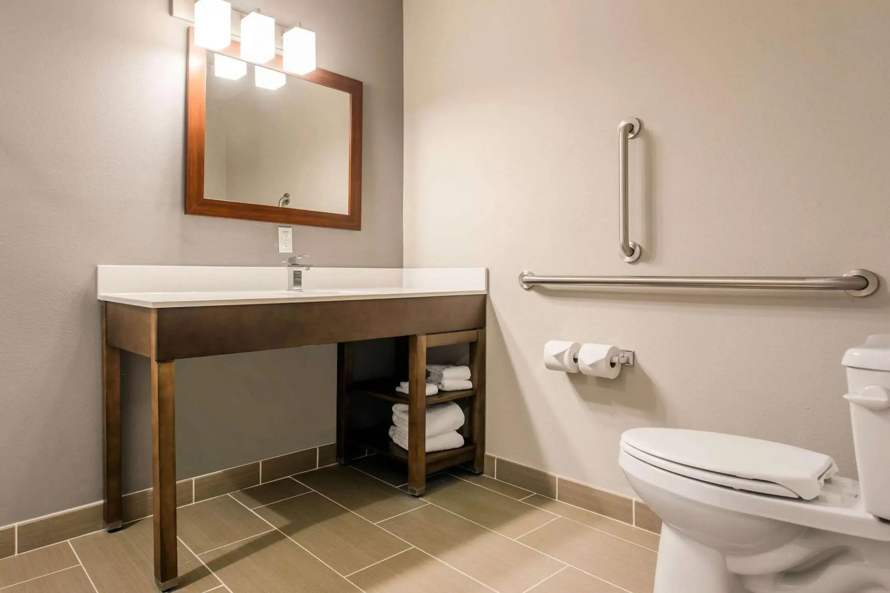 Bathroom in Comfort Suites North Charleston - Ashley Phosphate