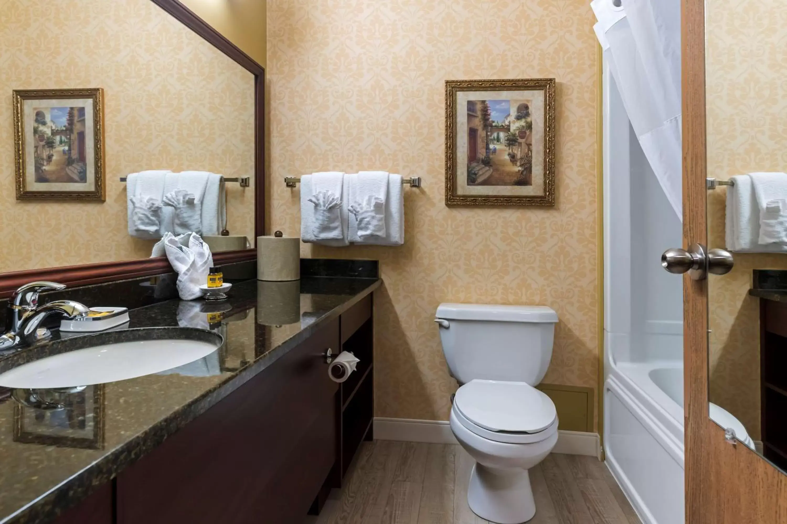 Bathroom in Best Western Plus Grand-Sault Hotel & Suites