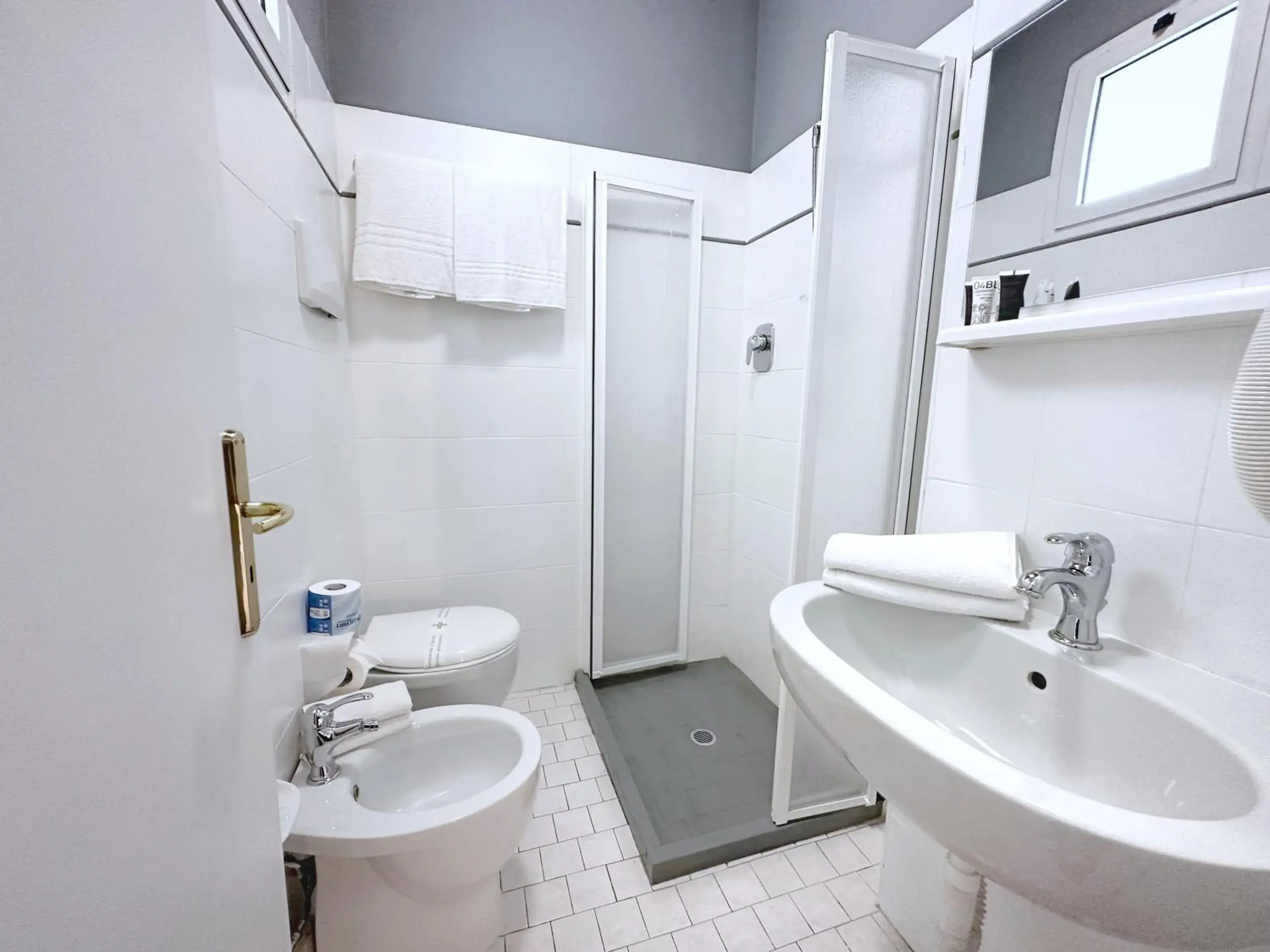 Shower, Bathroom in Aura Living Hotel