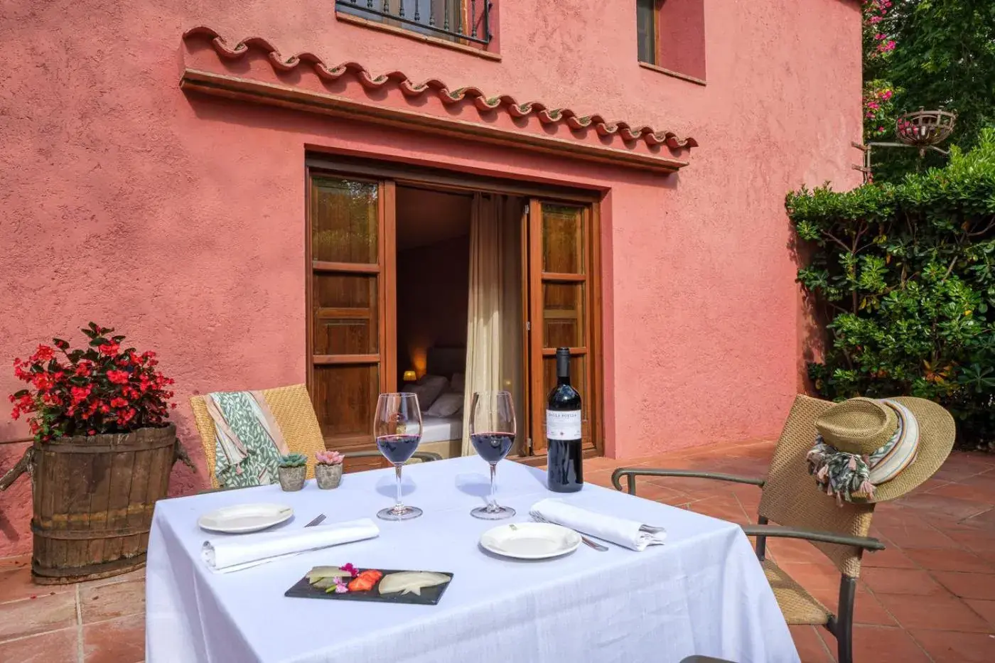 Restaurant/Places to Eat in Hotel Mas La Boella
