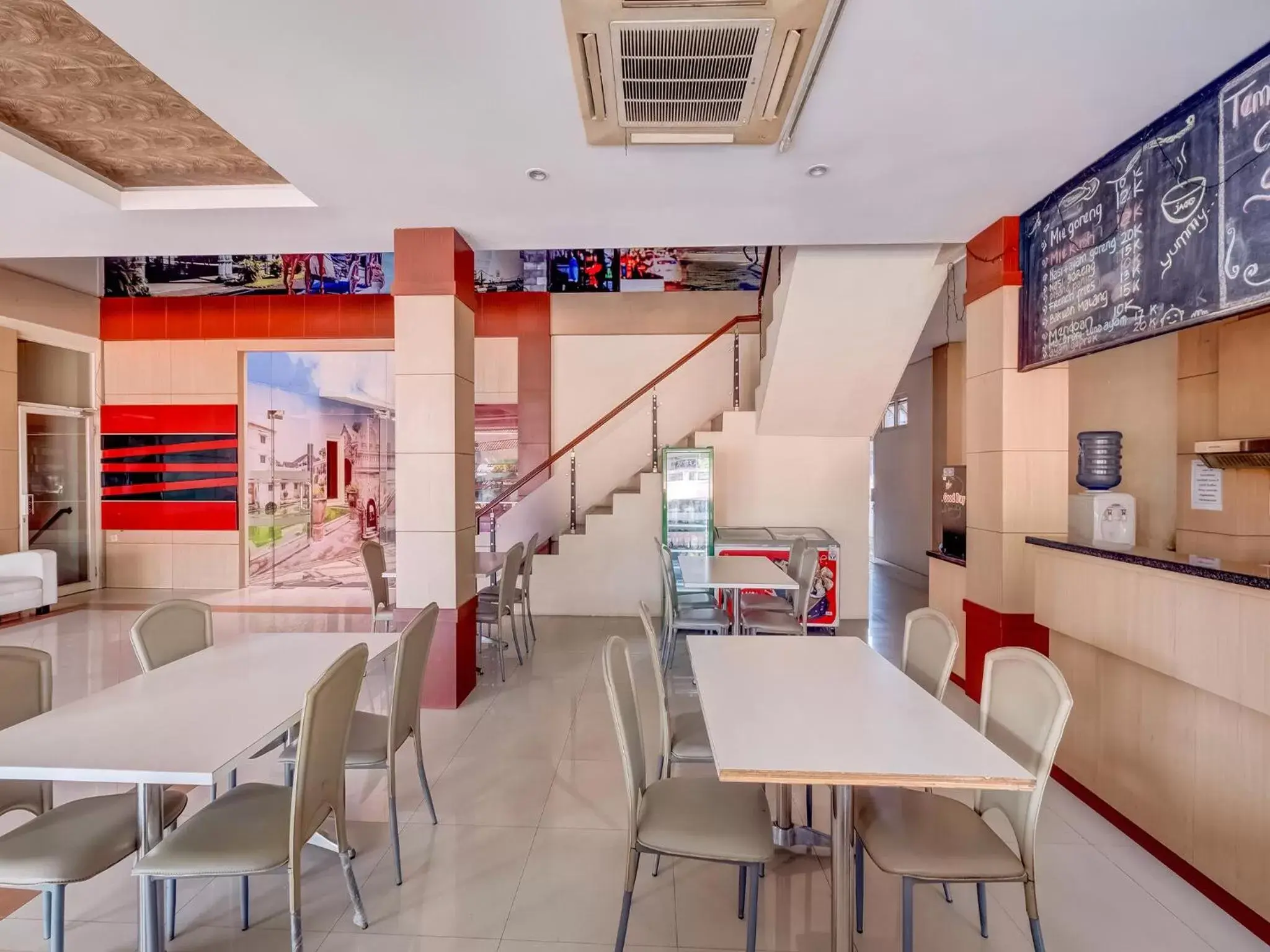 Lobby or reception, Restaurant/Places to Eat in SUPER OYO Flagship 3726 Tembok Batu Residence