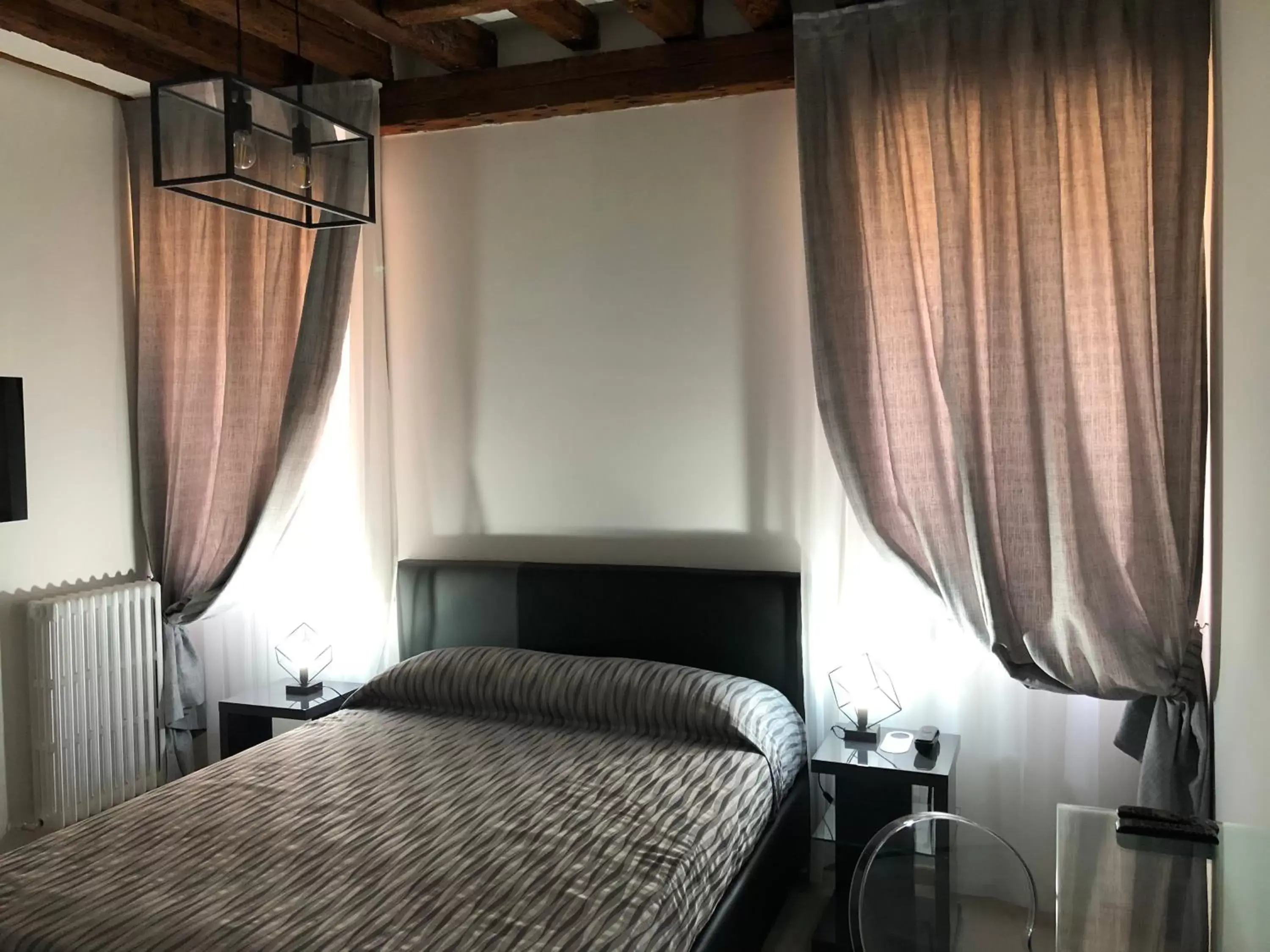 Bedroom, Bed in Albergo Marin