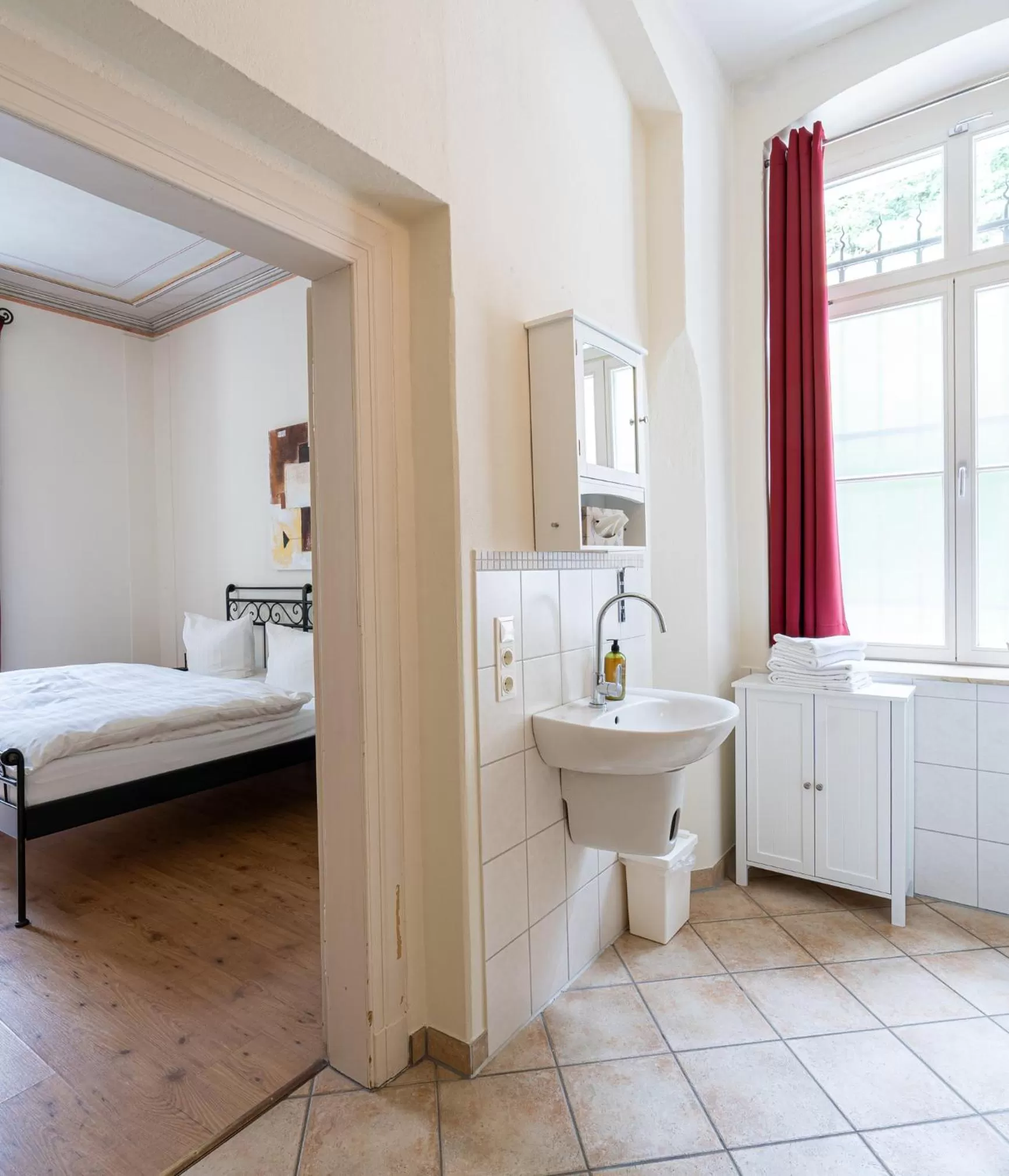 Bathroom, Bed in Albergo-Toscana