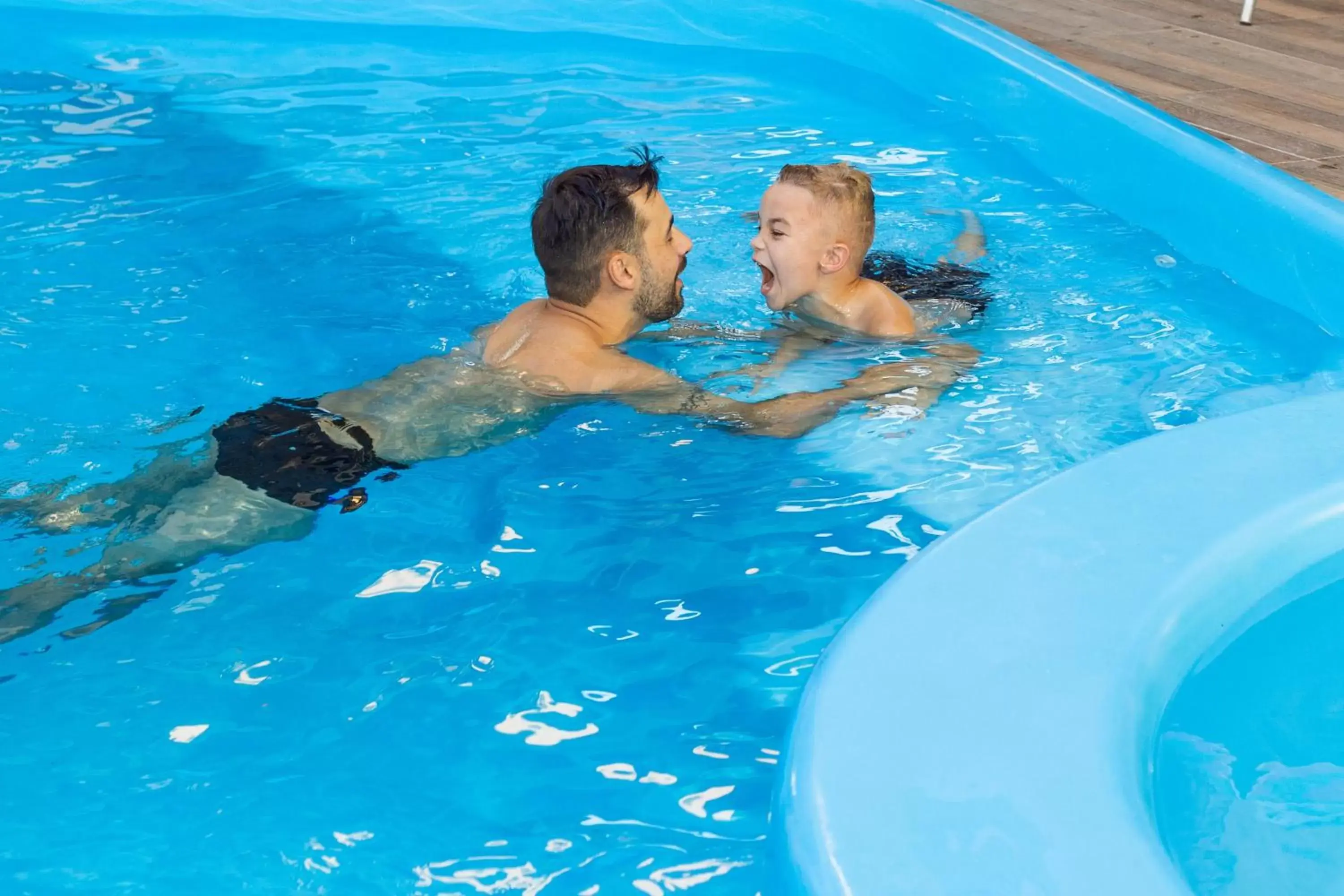 People, Swimming Pool in Pousada Recanto do Aconchego