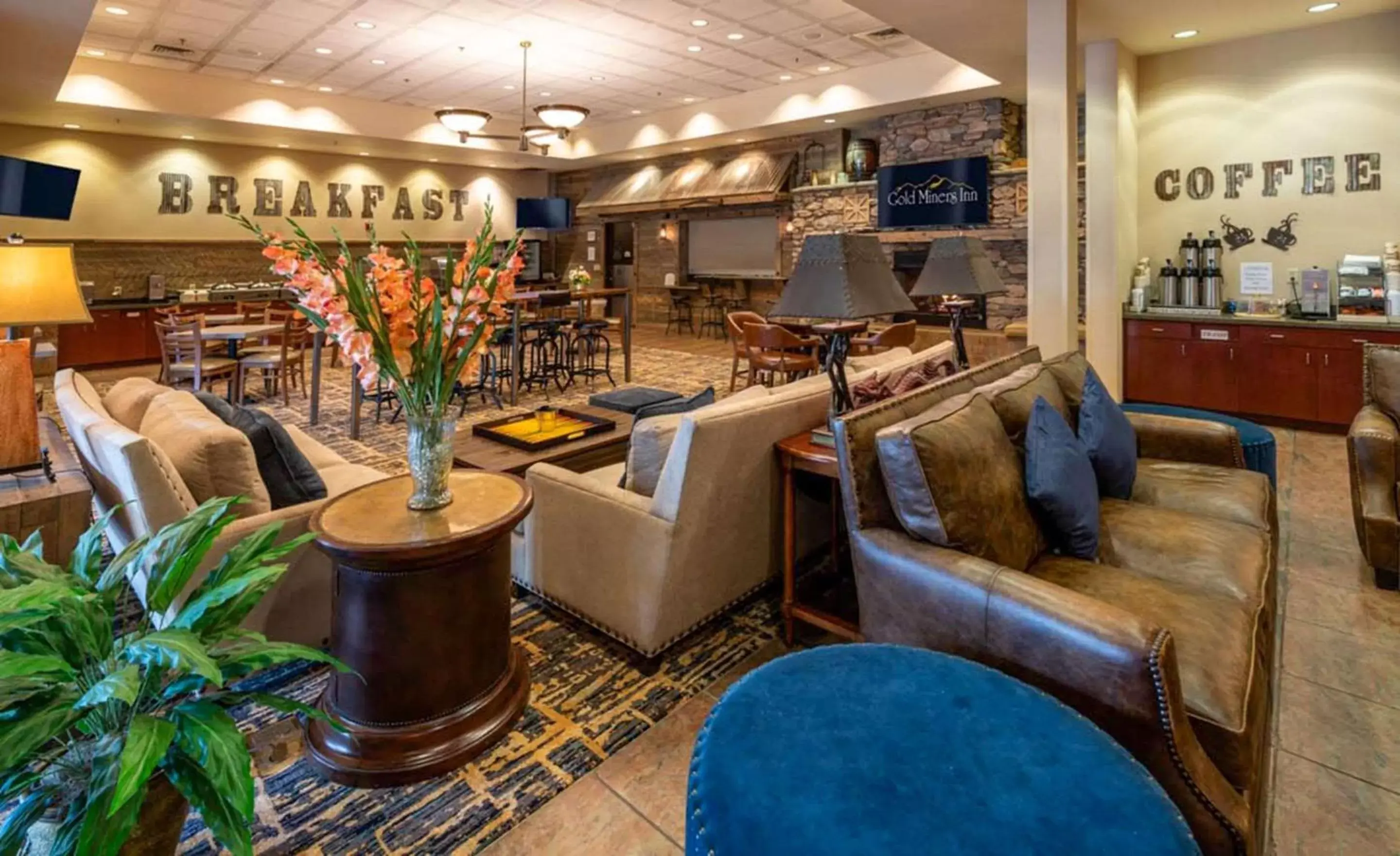 Lobby or reception, Lounge/Bar in Gold Miners Inn, Ascend Hotel Collection