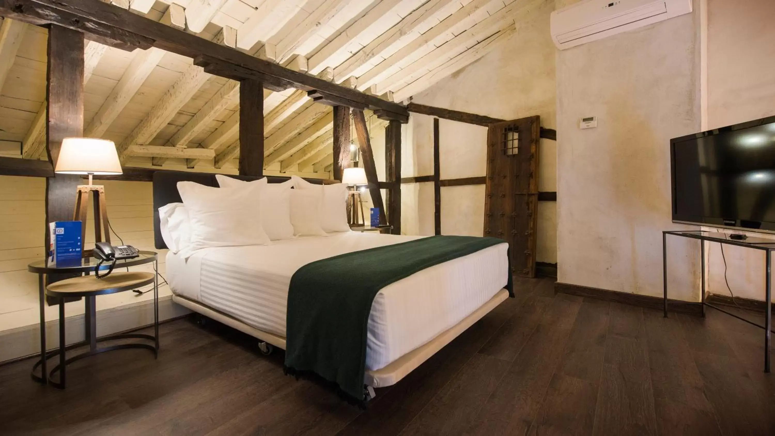 Bed in Abad Toledo Bed in Abad Toledo