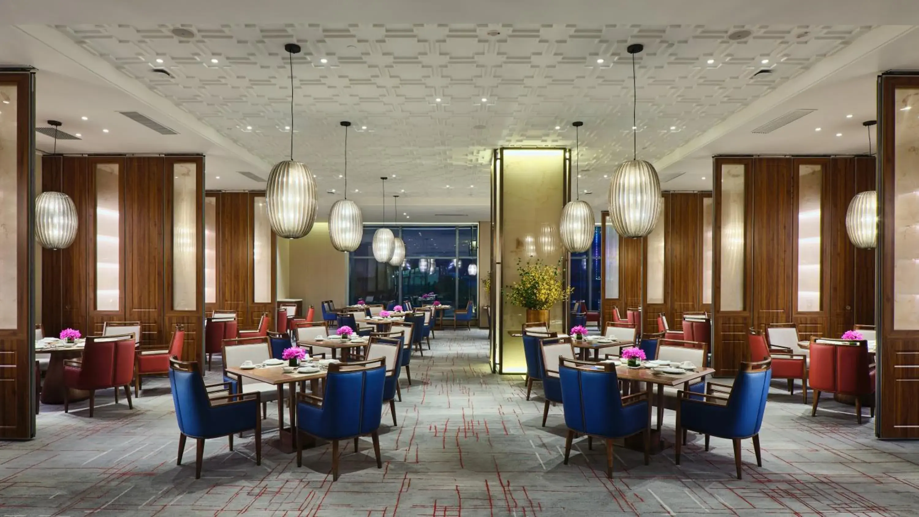 Restaurant/Places to Eat in Crowne Plaza Wuhan Development Zone, an IHG Hotel