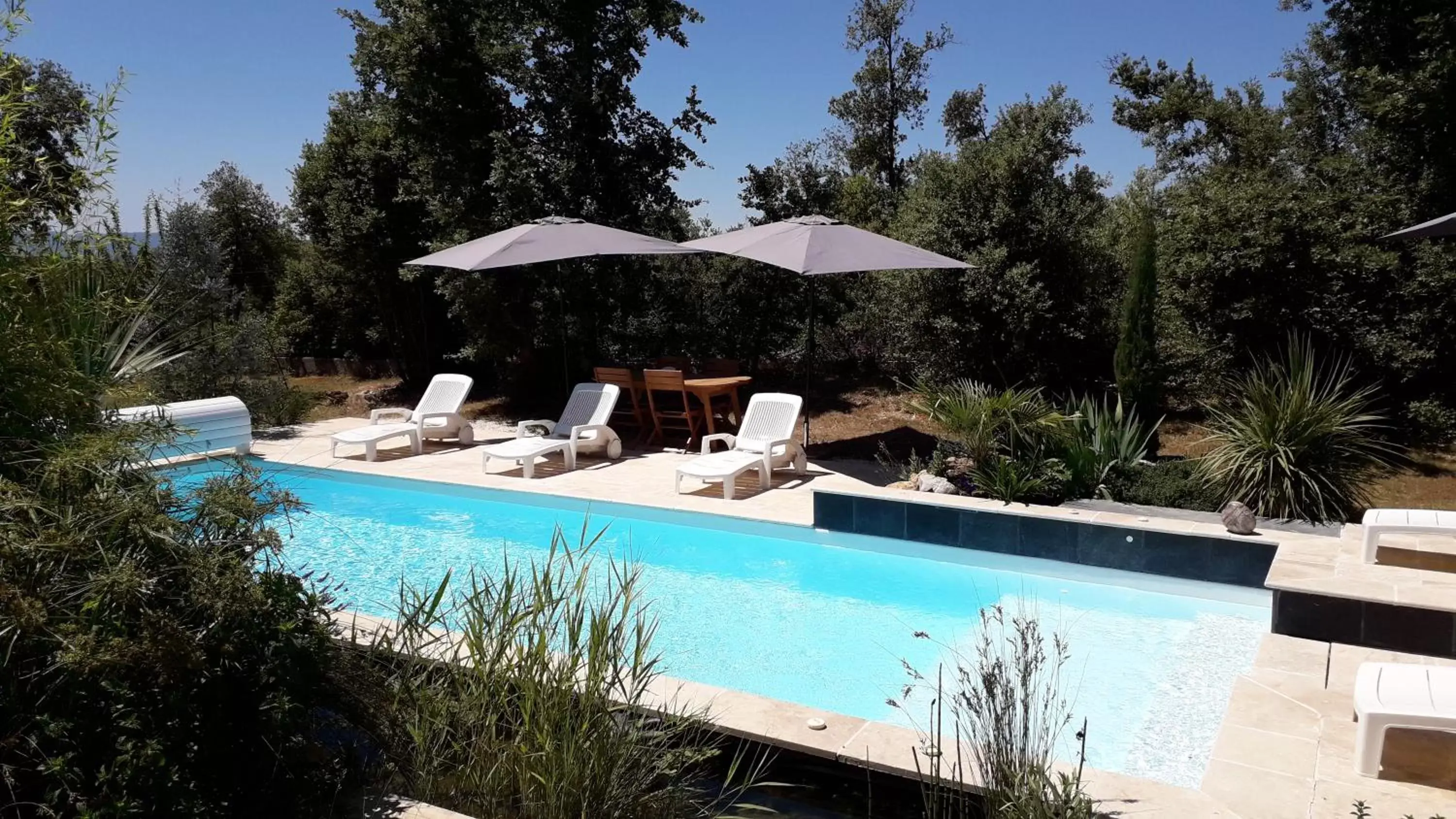 Swimming Pool in La Villa Provençale