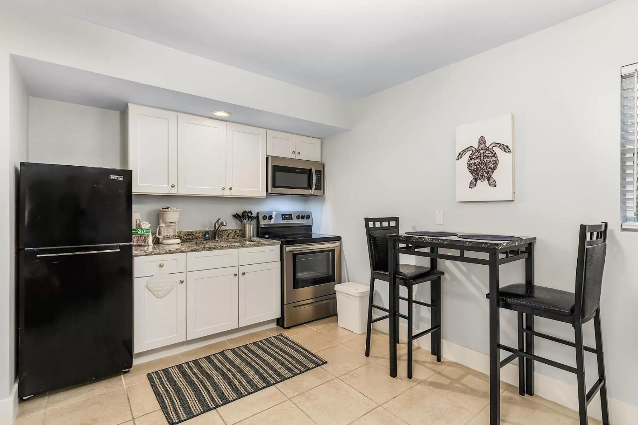Kitchen or kitchenette in Matlacha on Shoreview