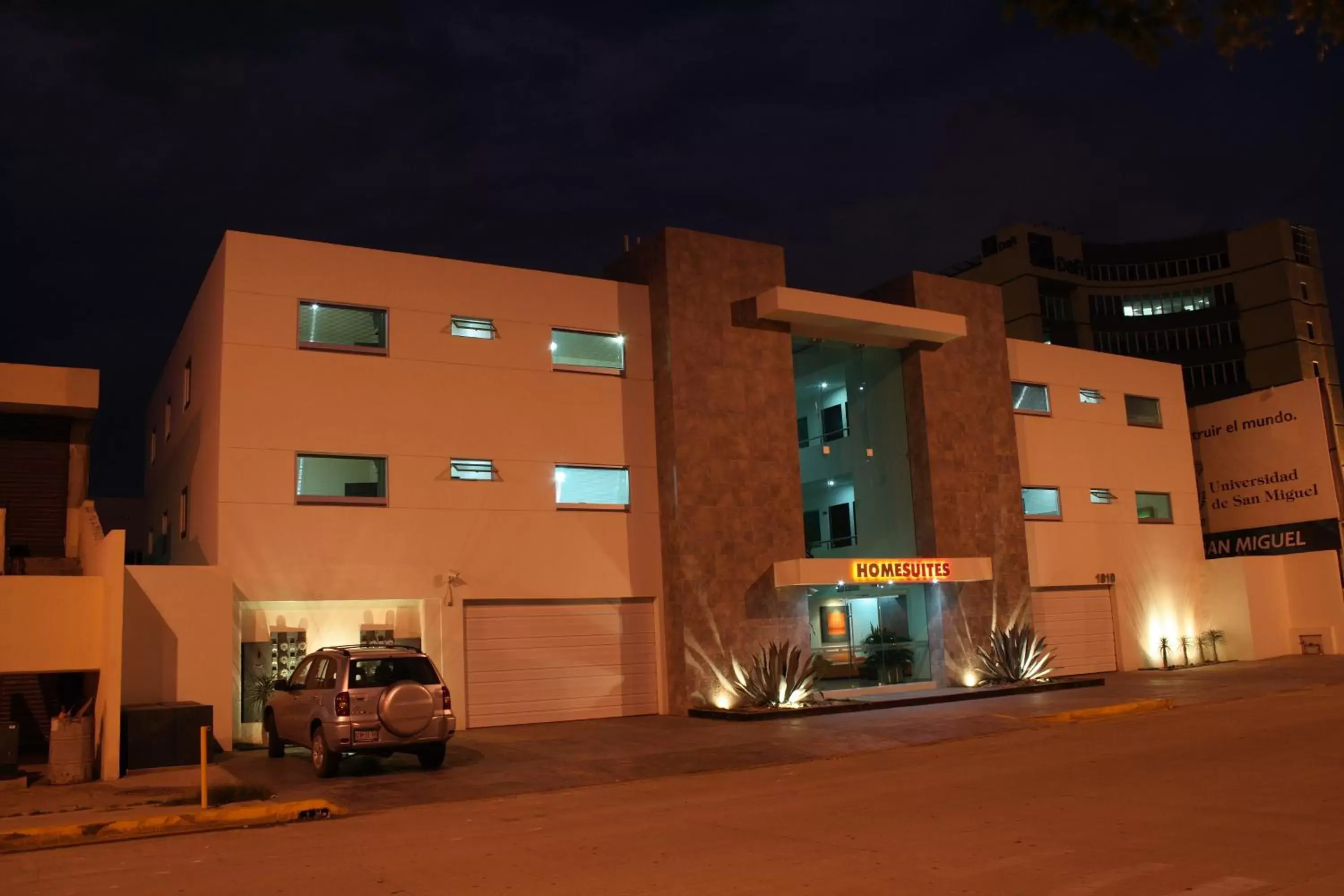 Property Building in Homesuites Rotarismo