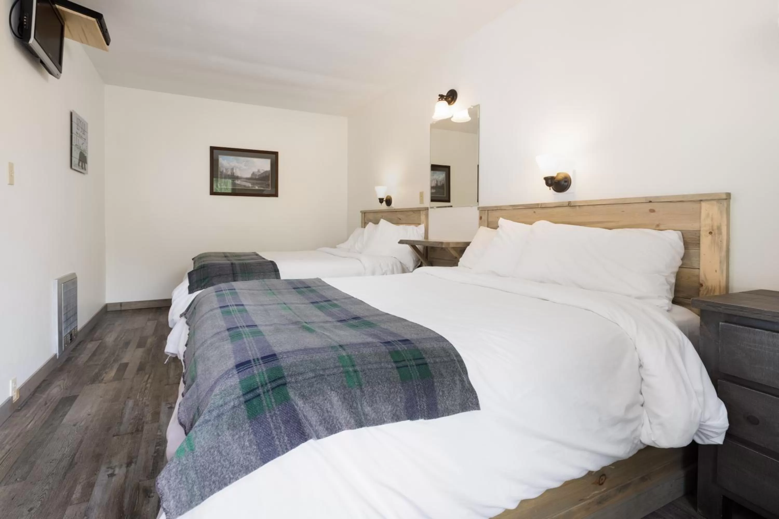 Bedroom, Bed in Beargrass Lodging & RV Resort