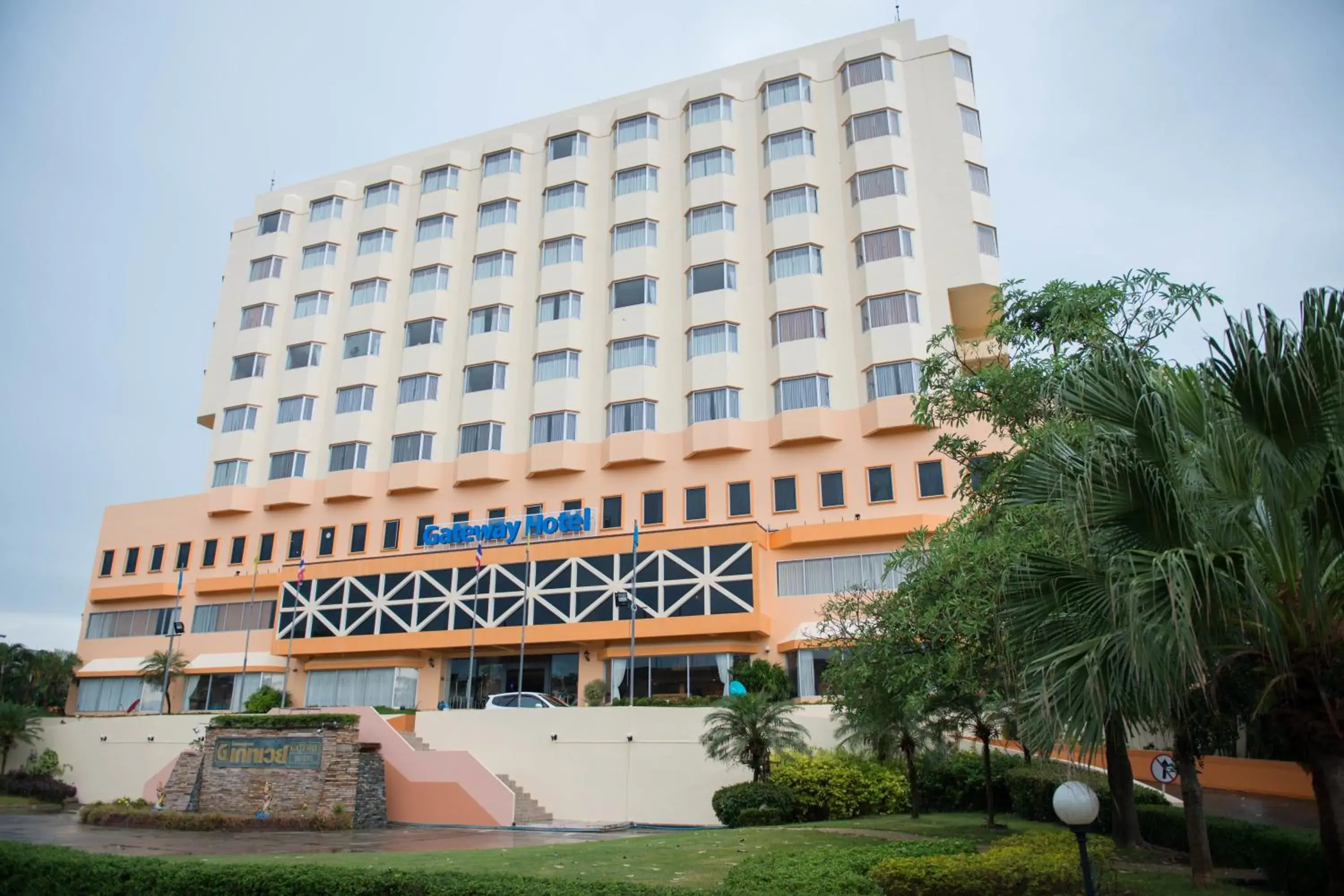 Property building in Phayao Gateway Hotel Property building in Phayao Gateway Hotel