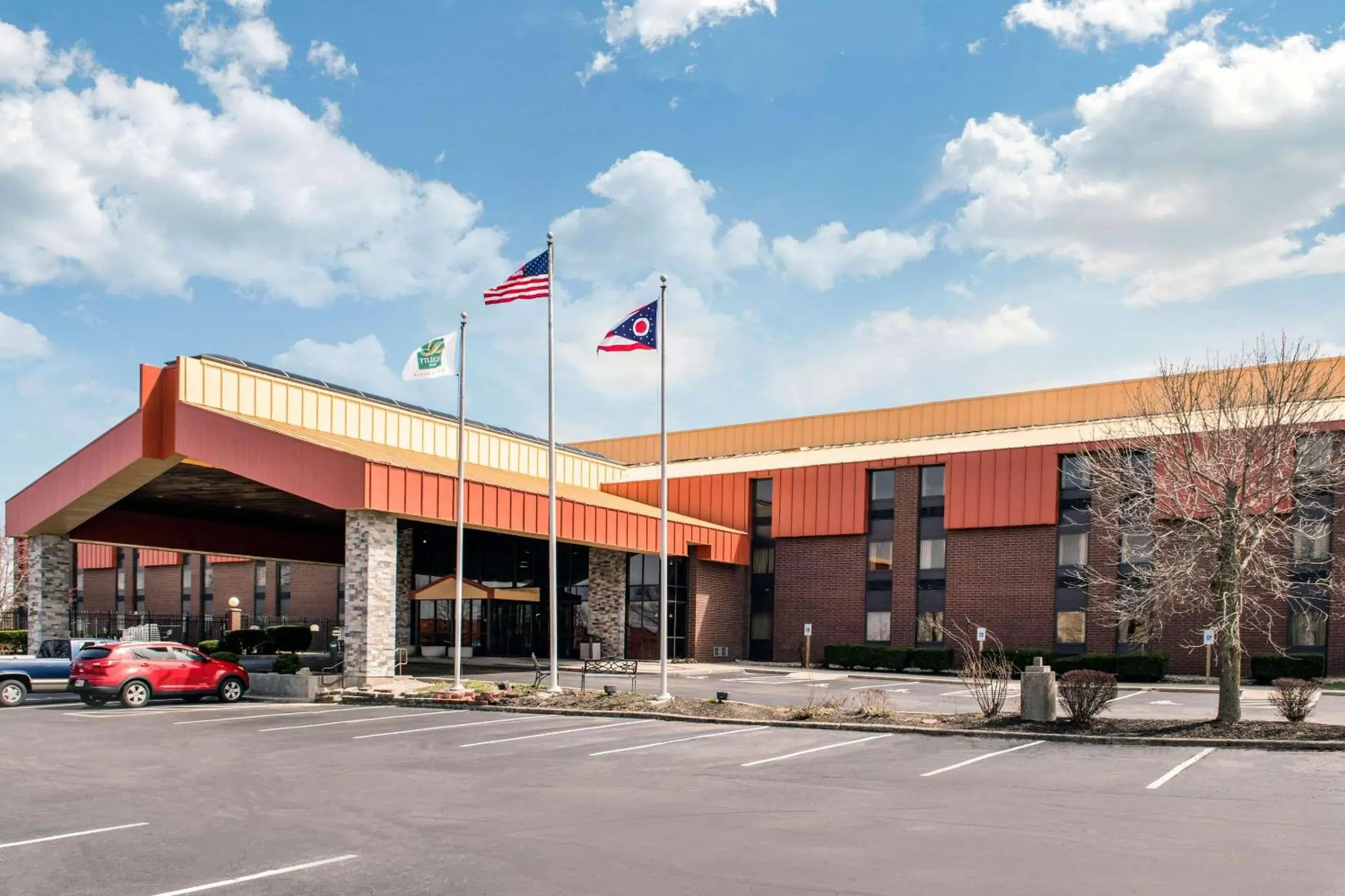 Property Building in Quality Inn & Suites Miamisburg - Dayton South