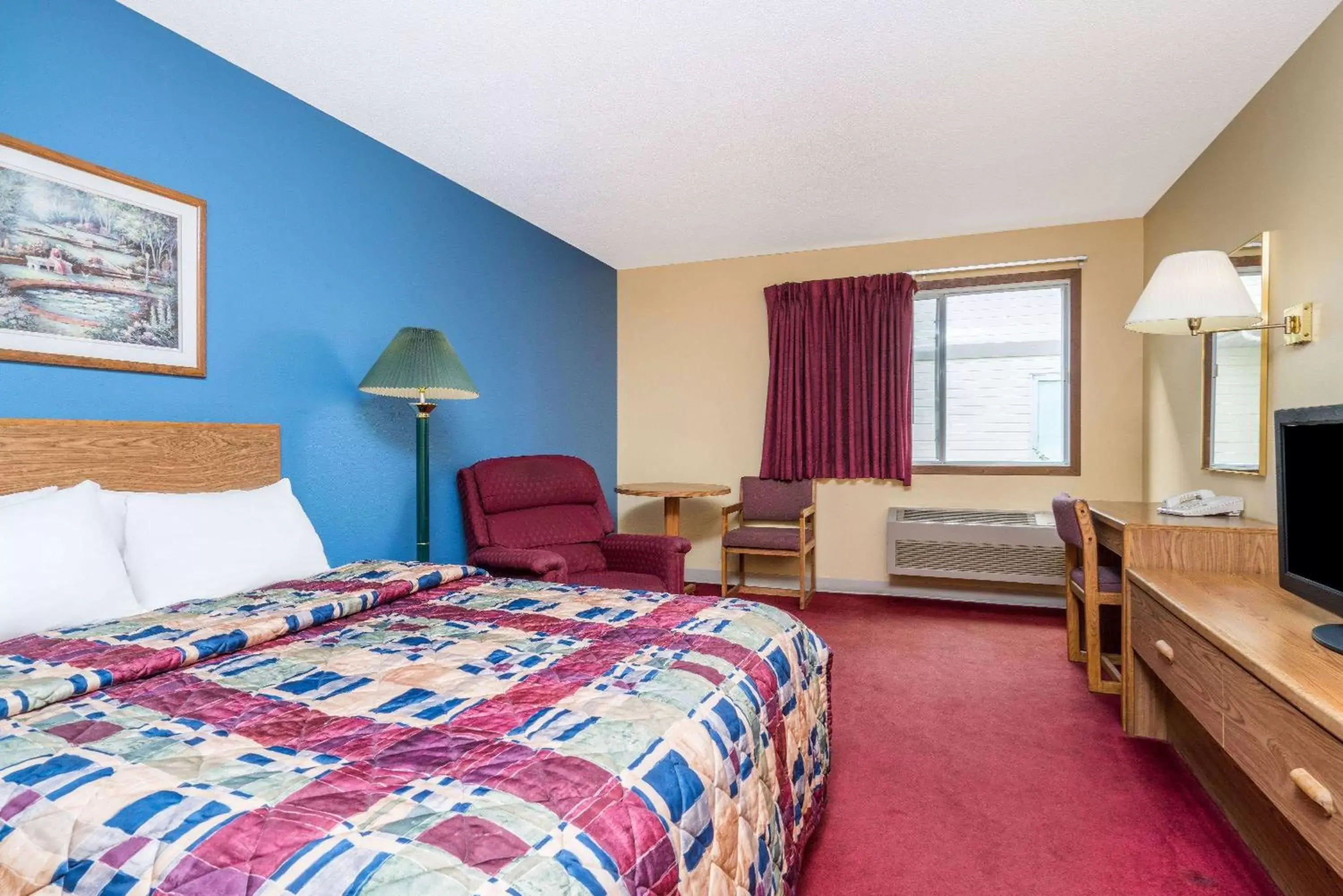 Photo of the whole room, Bed in Days Inn by Wyndham West-Eau Claire