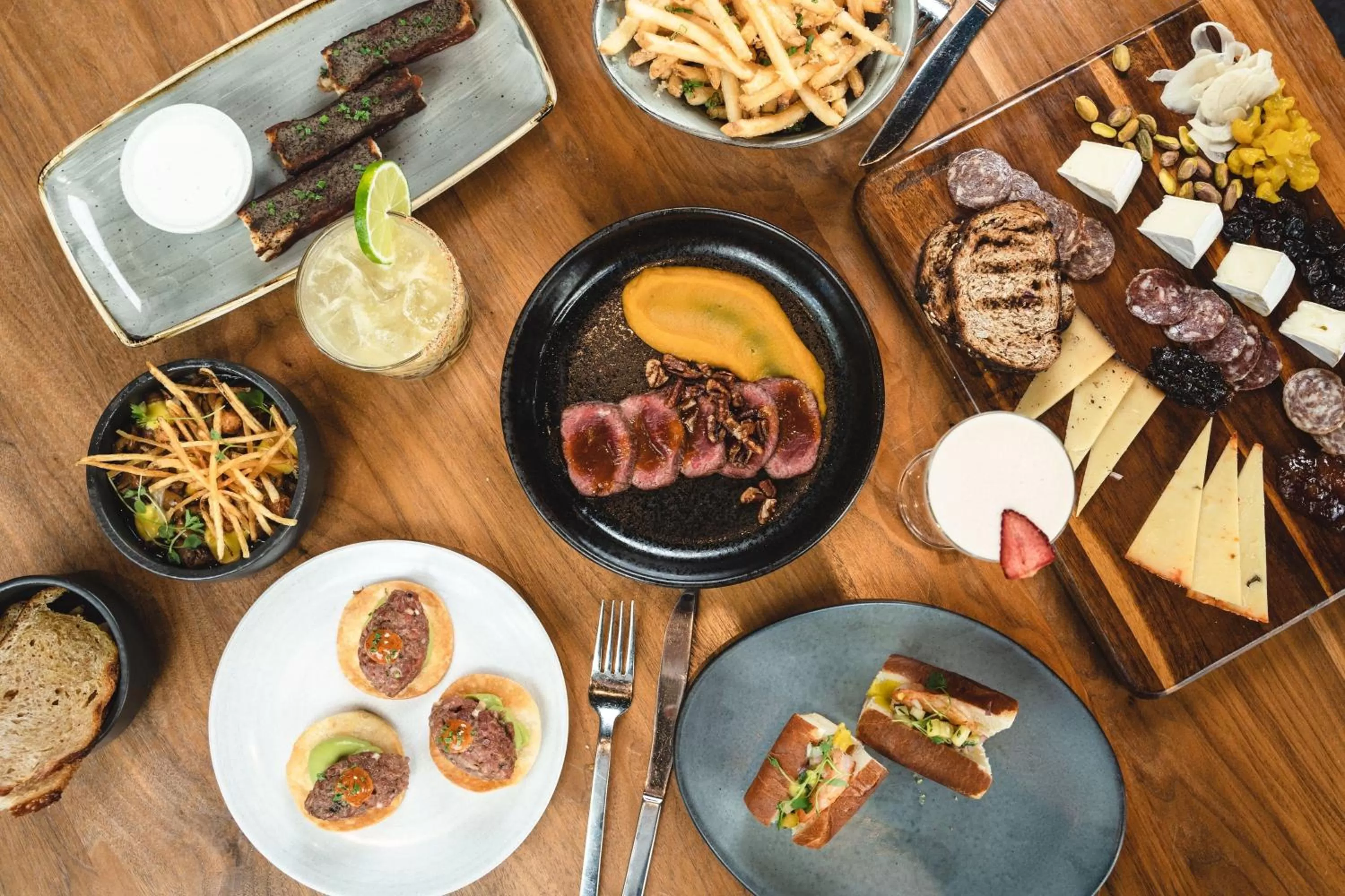 Restaurant/places to eat in Sheraton Denver Downtown Hotel