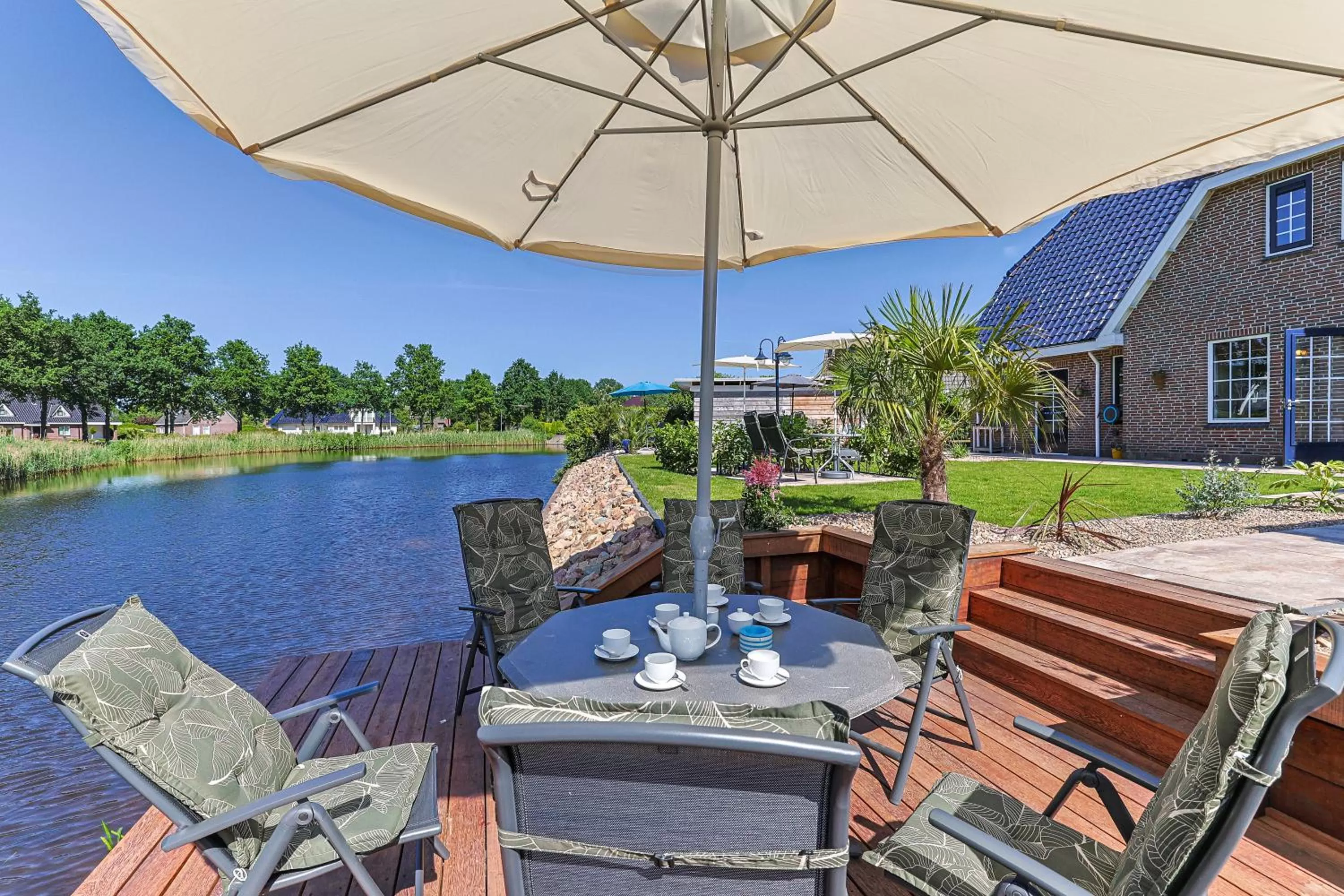 Garden view in B&B de Wiekeborg