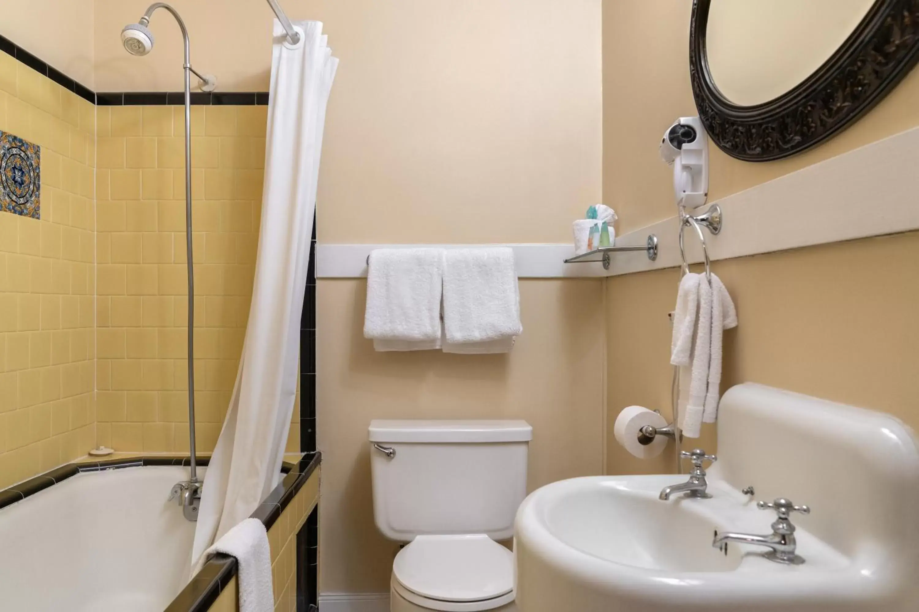 Bathroom in Historic Sonora Inn