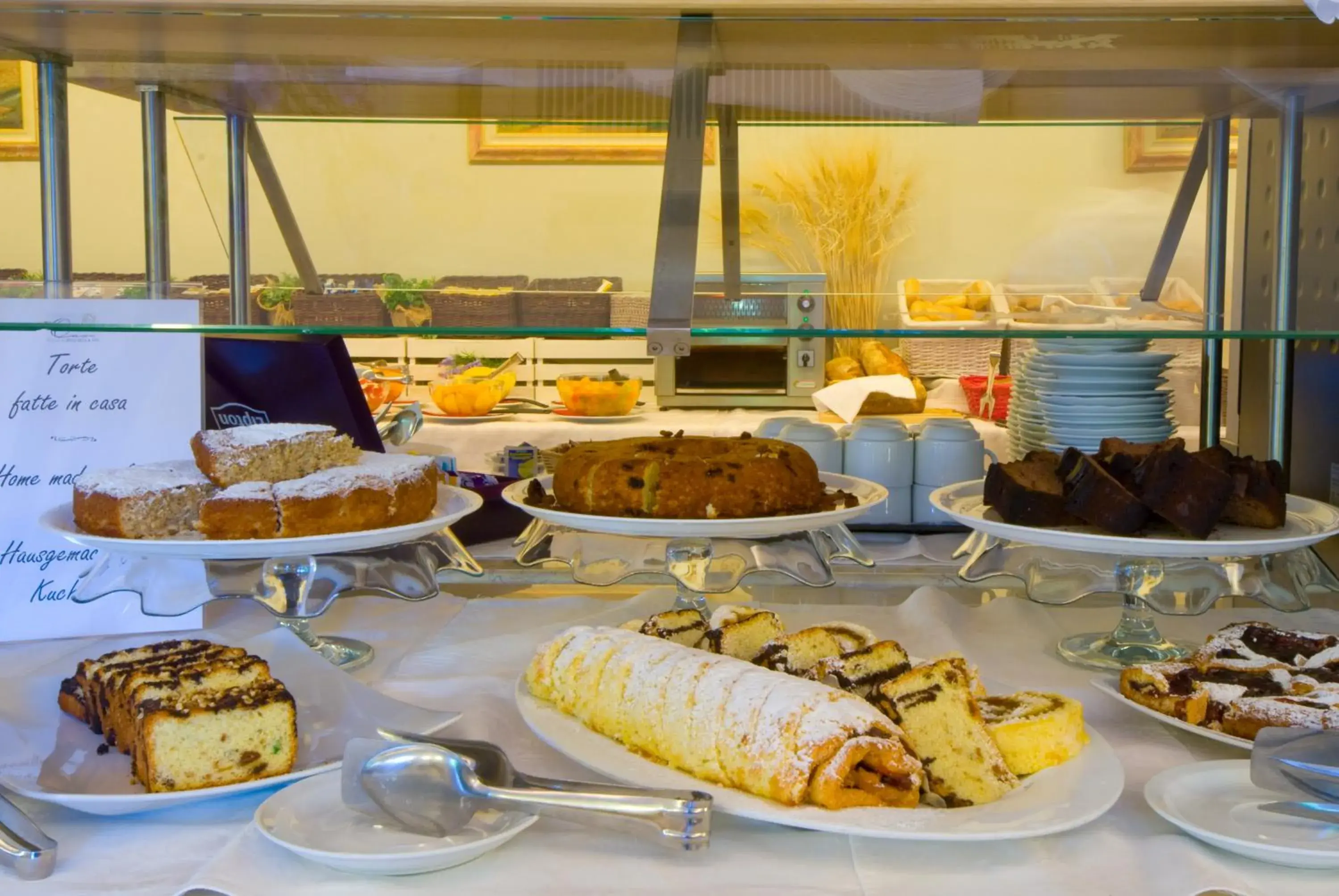 Buffet breakfast in Hotel Oasi Wellness & Spa