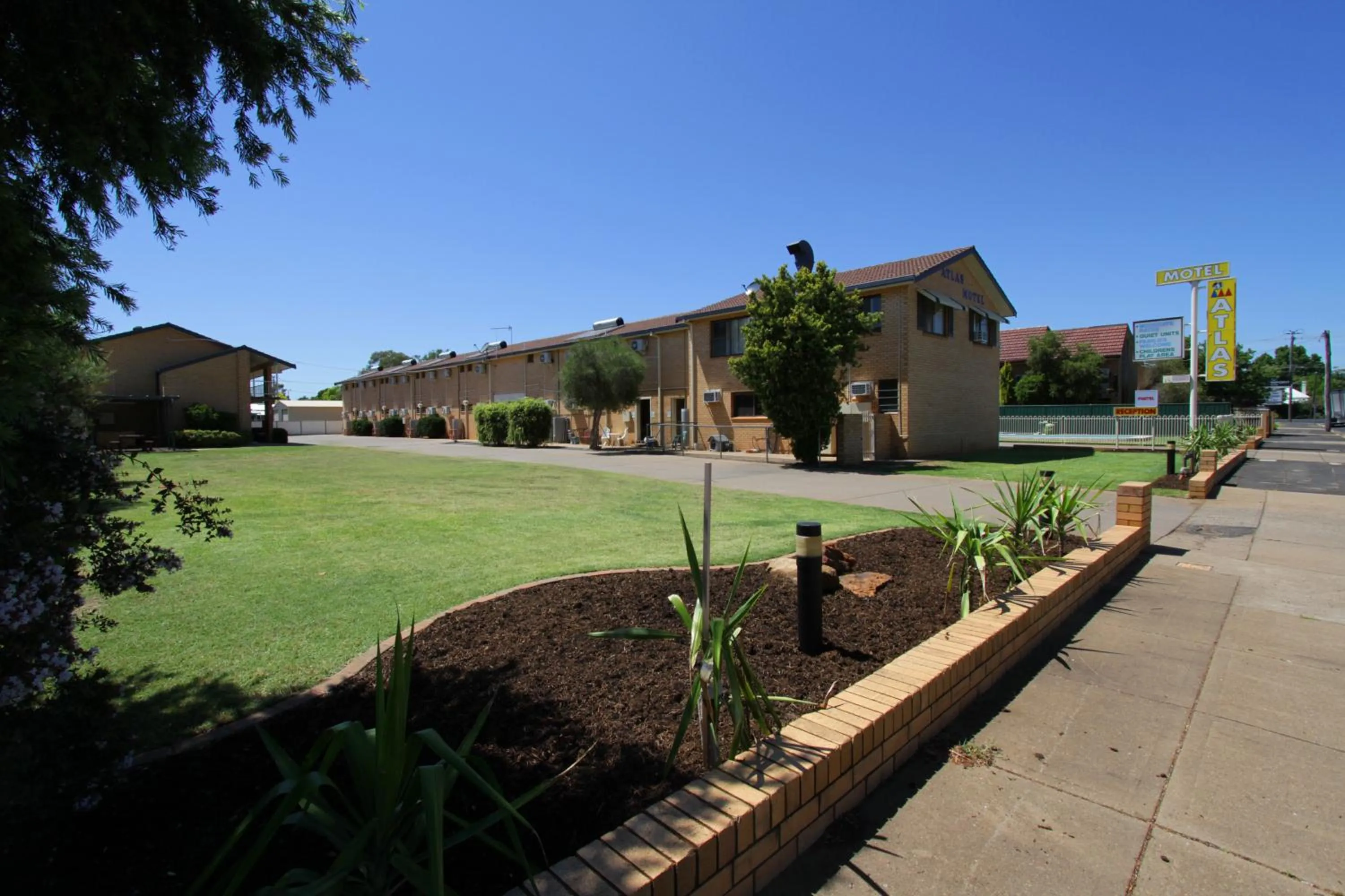 Garden in Atlas Motel