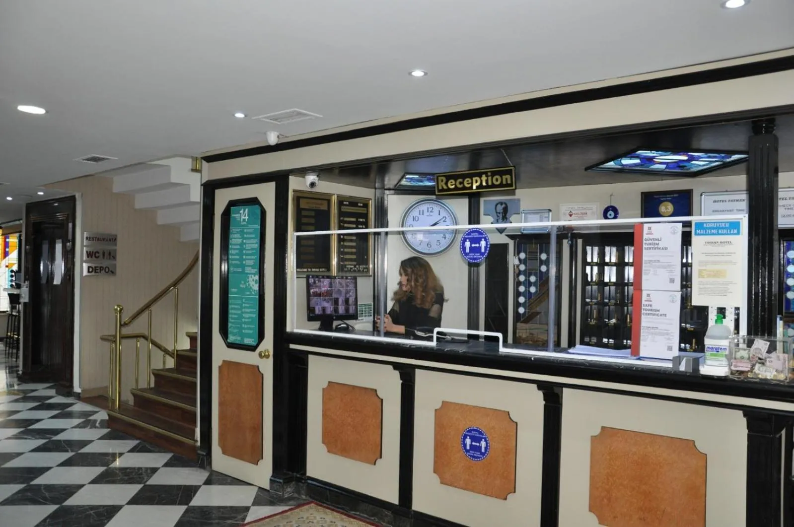 Lobby or reception in Tayhan Hotel