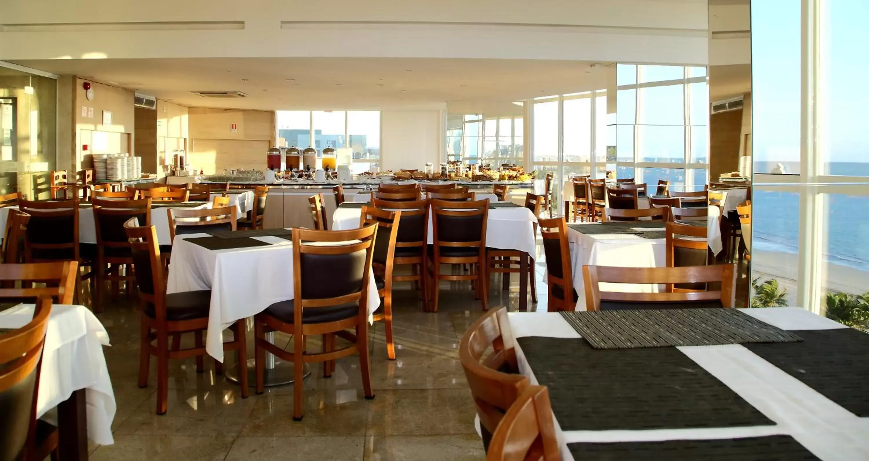 Restaurant/Places to Eat in Hotel Brisa Praia