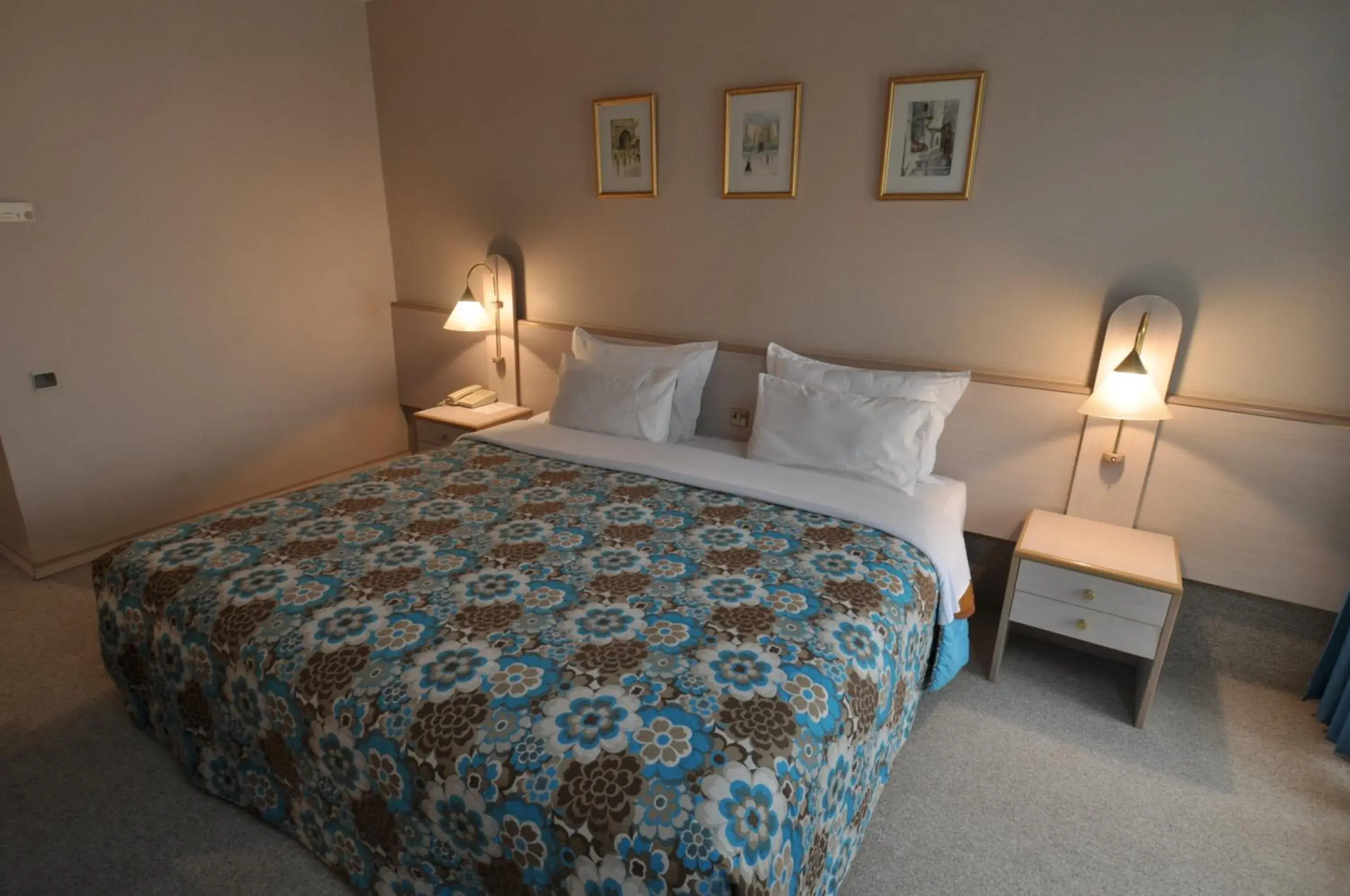 Bedroom, Bed in Hôtel Wassim Bedroom, Bed in Hôtel Wassim