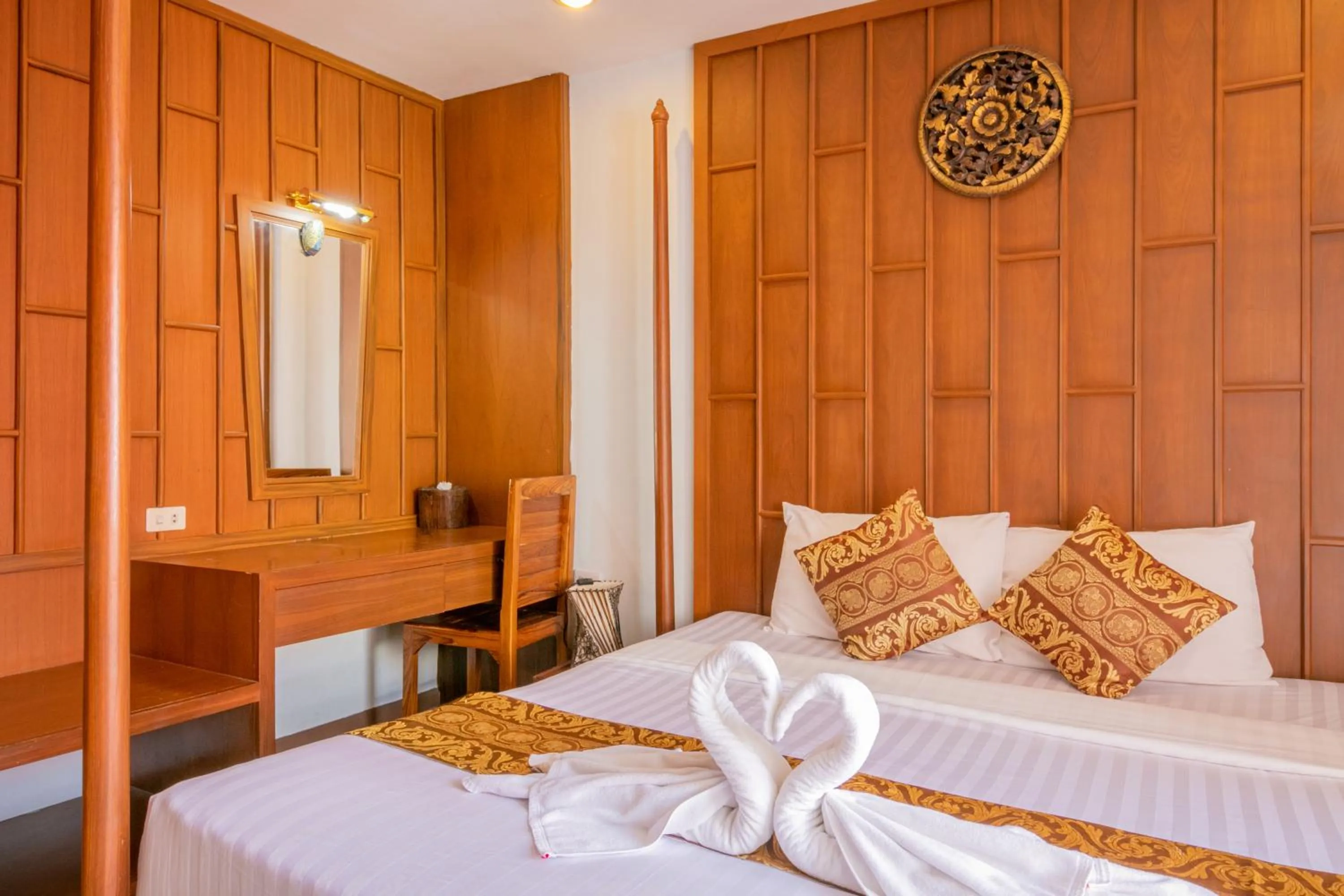 Bedroom, Bed in Lotus Hotel Patong