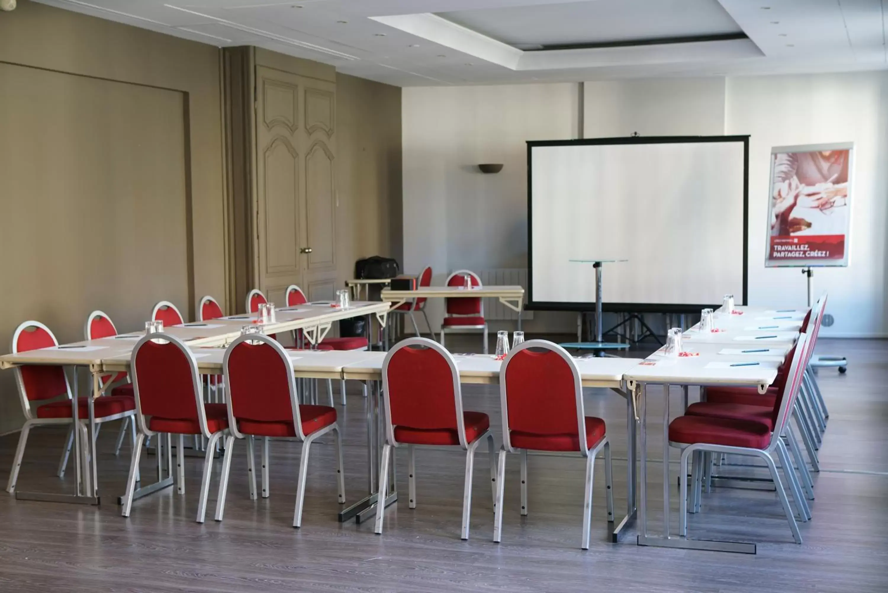 Meeting/conference room in ibis Douai Centre